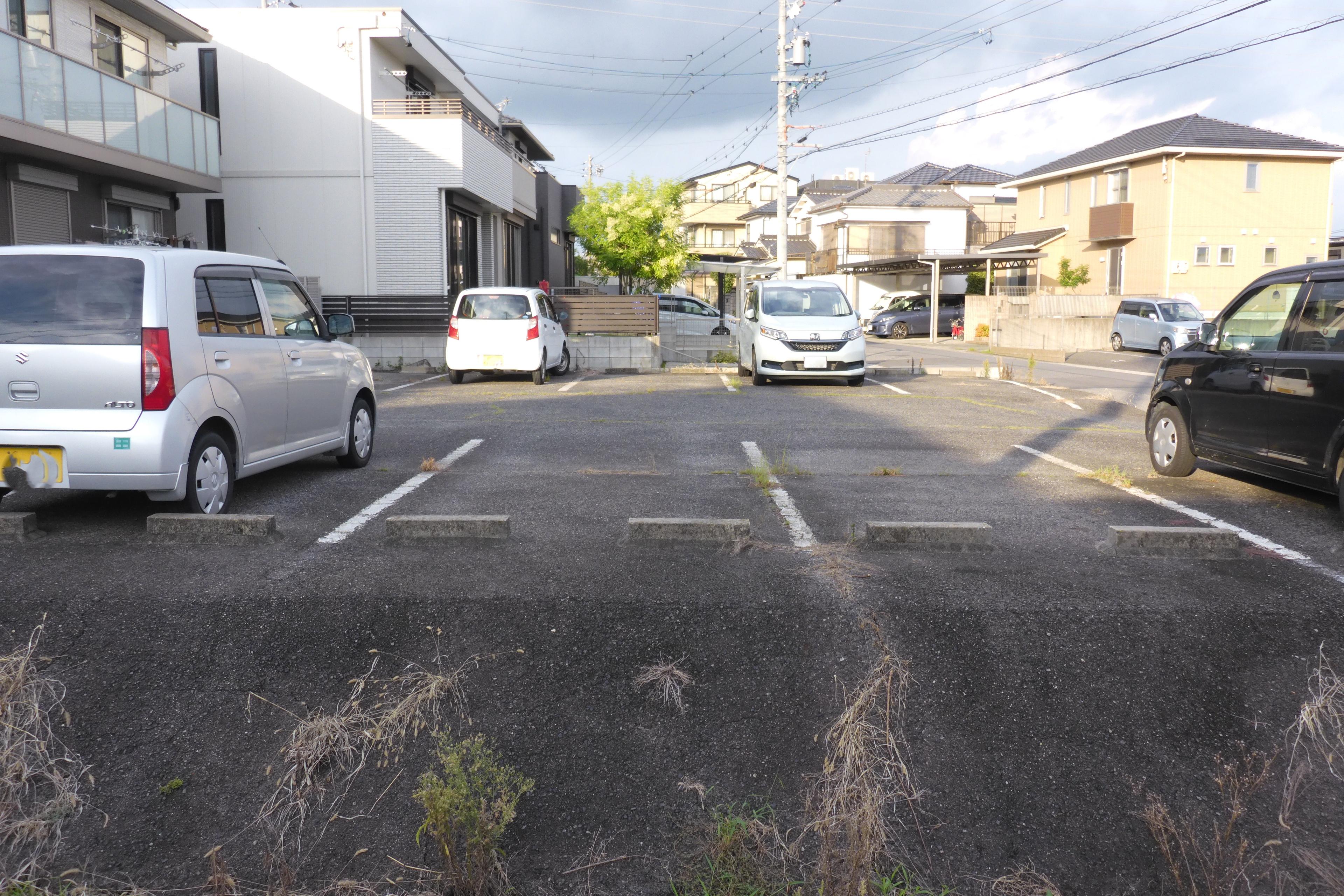 320023の外観・駐車場イメージ2枚目
