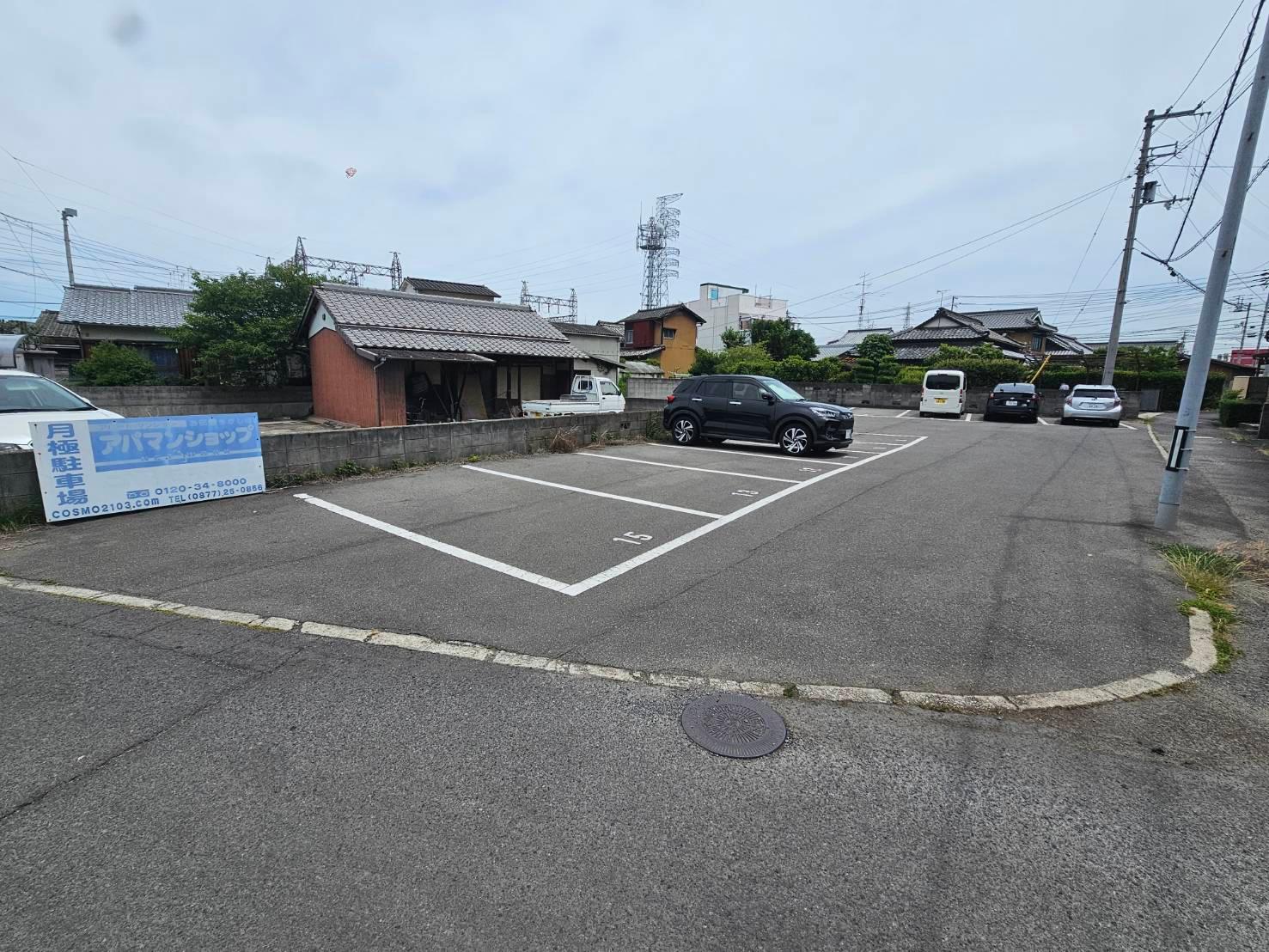 高塚駐車場の外観・駐車場イメージ1枚目