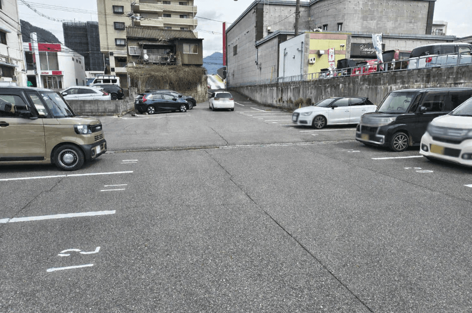 港町駐車場の外観・駐車場イメージ1枚目