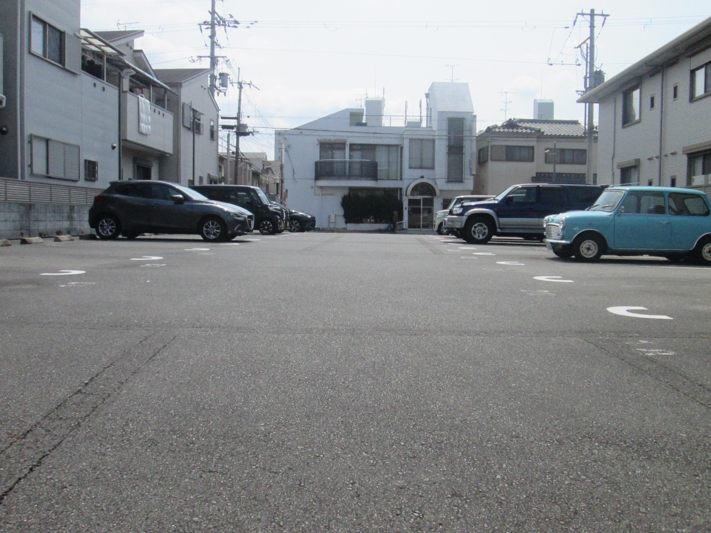 エルメゾン伏見の外観・駐車場イメージ2枚目
