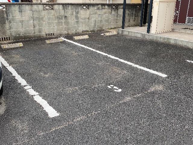 足高(30798)の外観・駐車場イメージ1枚目