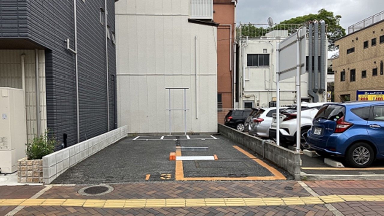 【バイク】北区丸の内2丁目第１の外観・駐車場イメージ1枚目