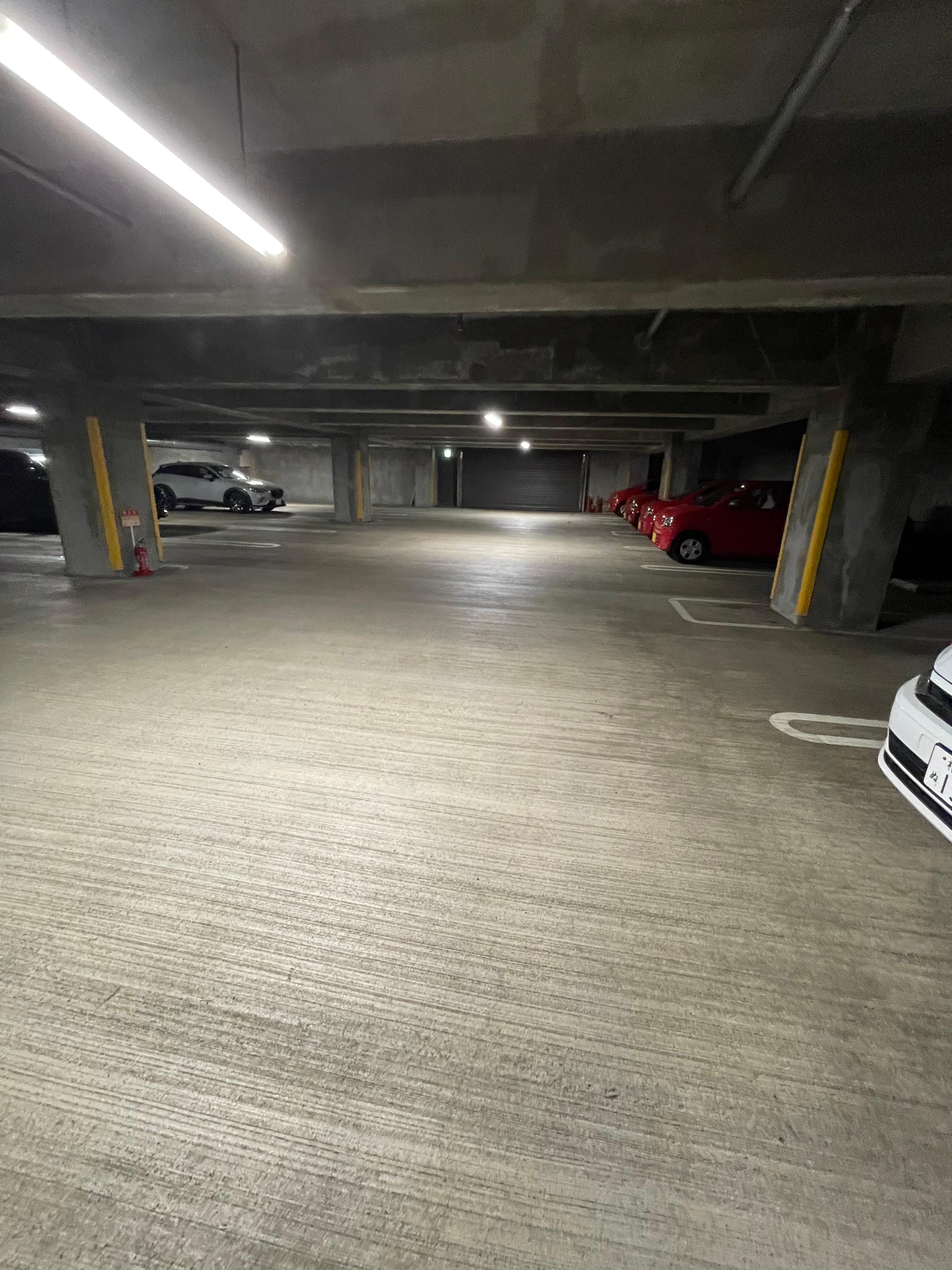 ニトリ厚別店地下駐車場の外観・駐車場イメージ1枚目