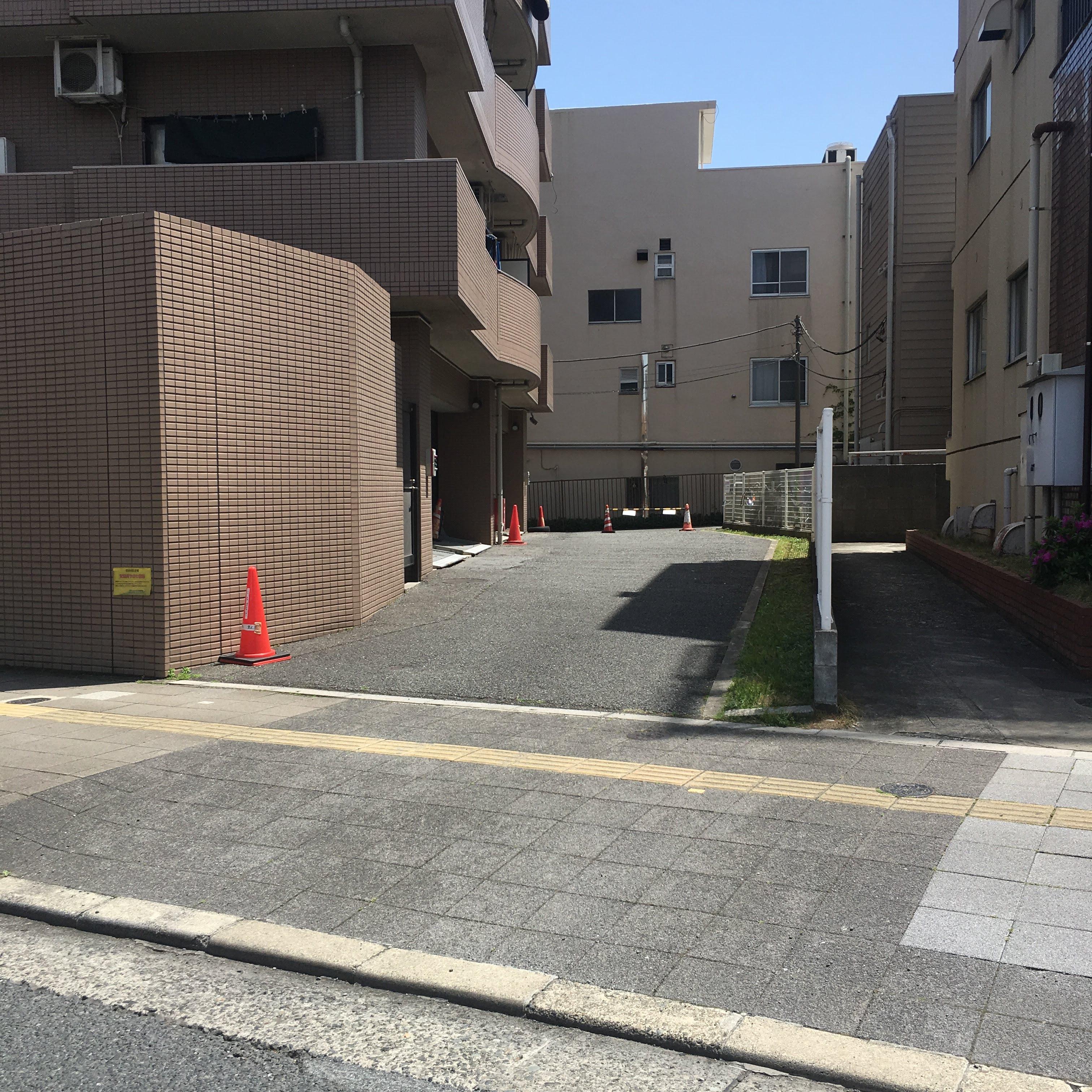 マイキャッスル用賀シティーコアの外観・駐車場イメージ1枚目