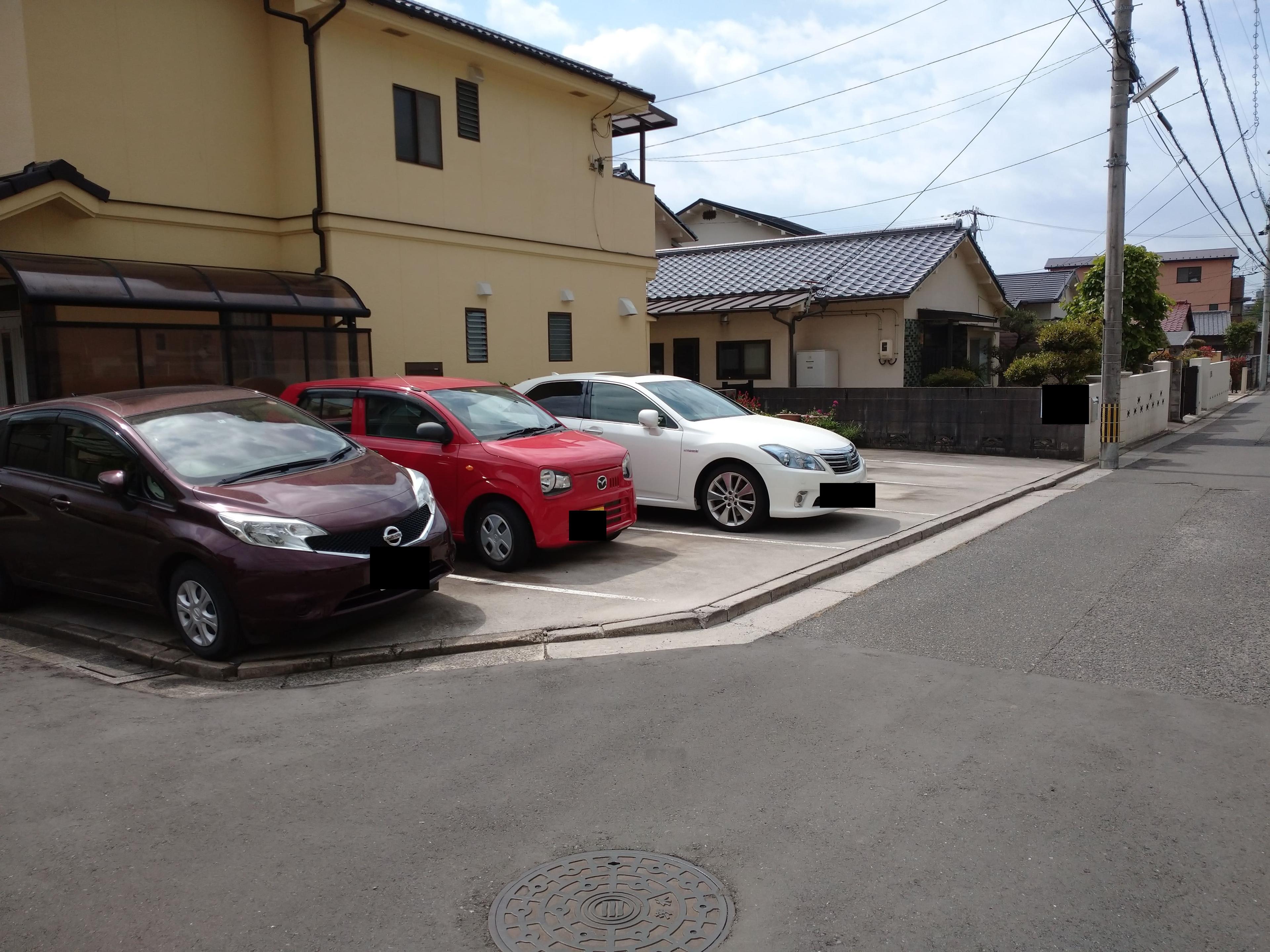 皆賀１丁目９ガレージの外観・駐車場イメージ1枚目
