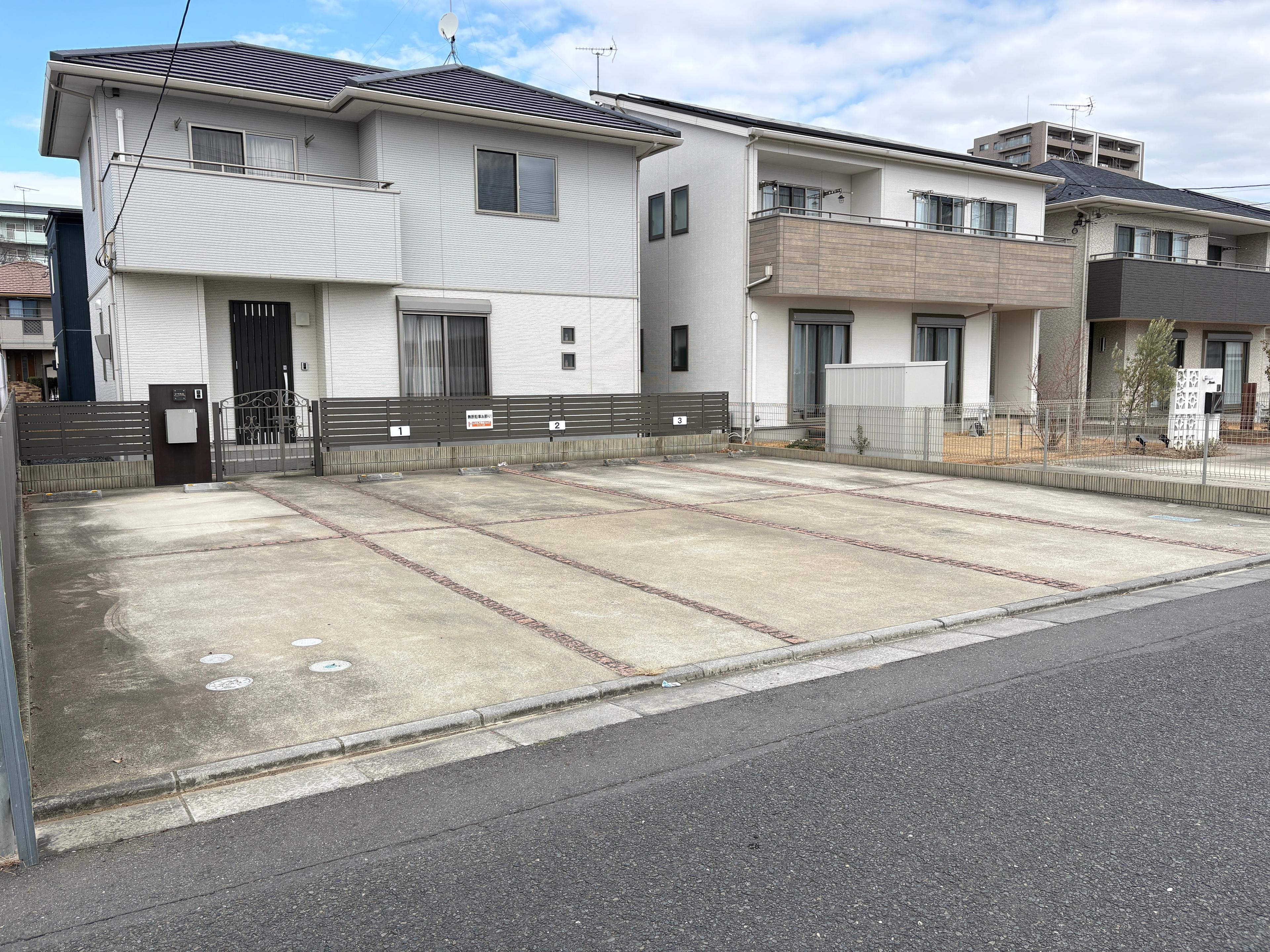 シャルム駐車場の外観・駐車場イメージ2枚目