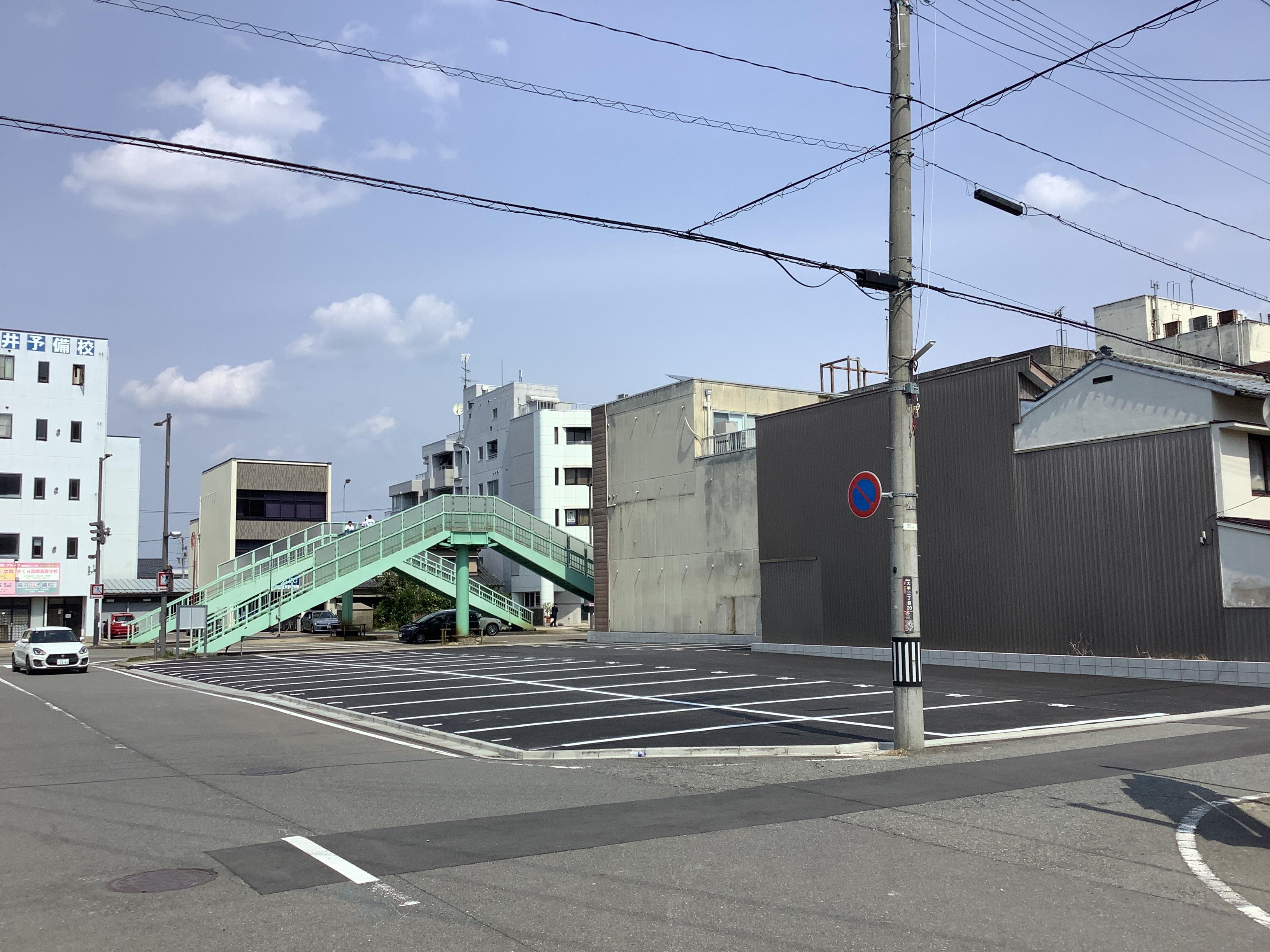 二の丸パーキングの外観・駐車場イメージ1枚目