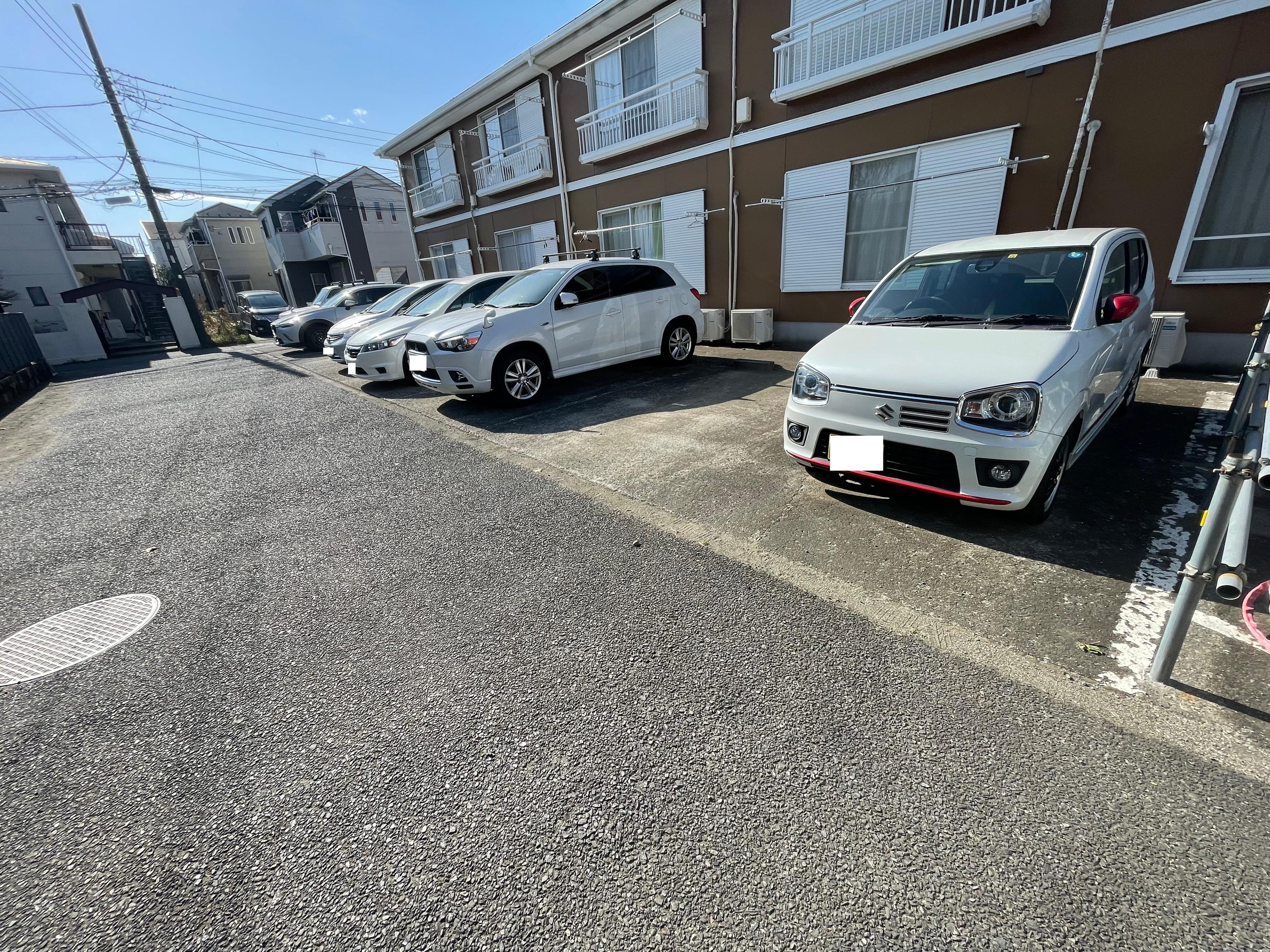 イーストピーク桜が岡の外観・駐車場イメージ2枚目