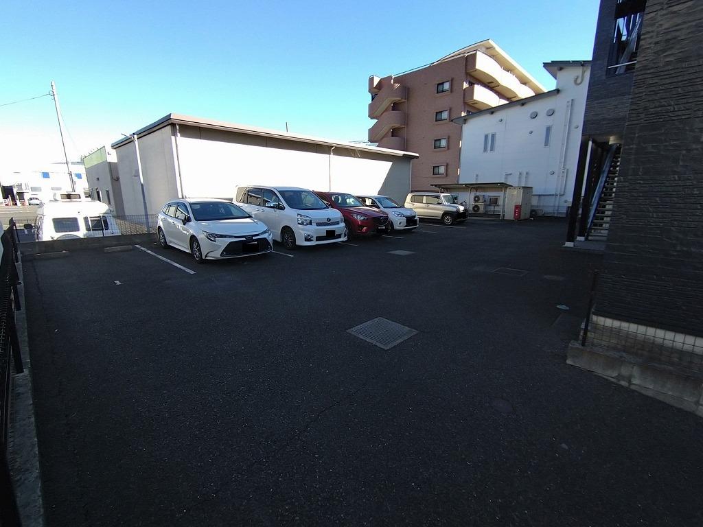 ヒューゲル五番館(24485)の外観・駐車場イメージ1枚目