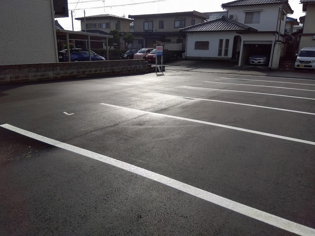 Iパーキングの外観・駐車場イメージ2枚目