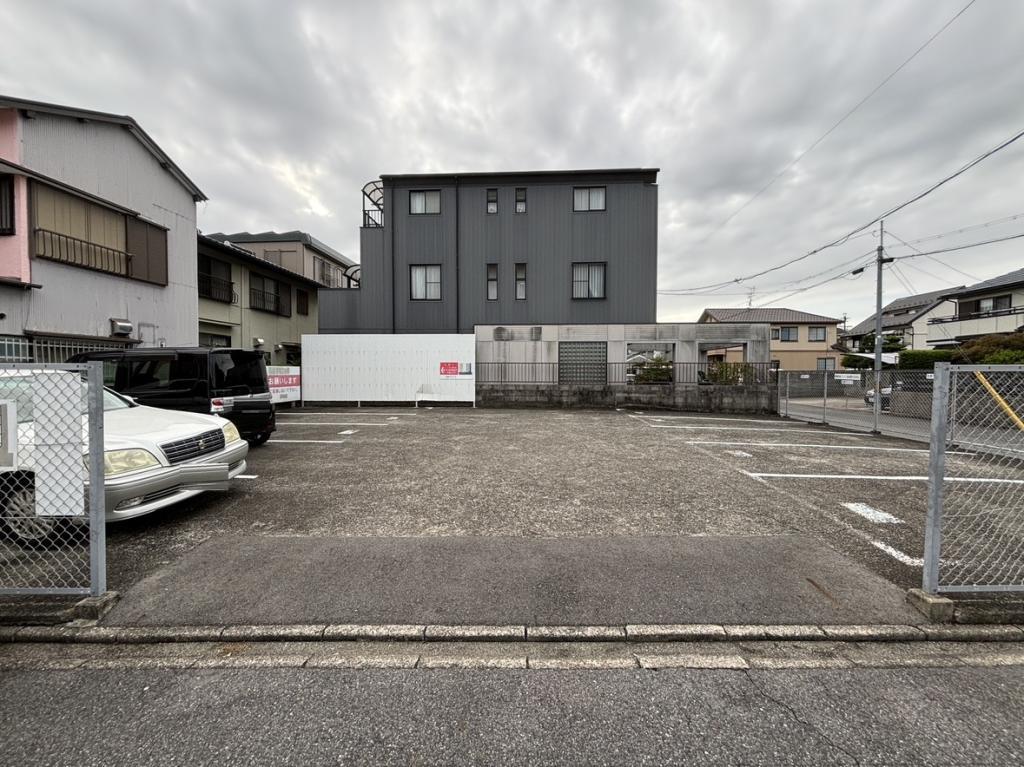 FK下方町4-26パーキングの外観・駐車場イメージ1枚目