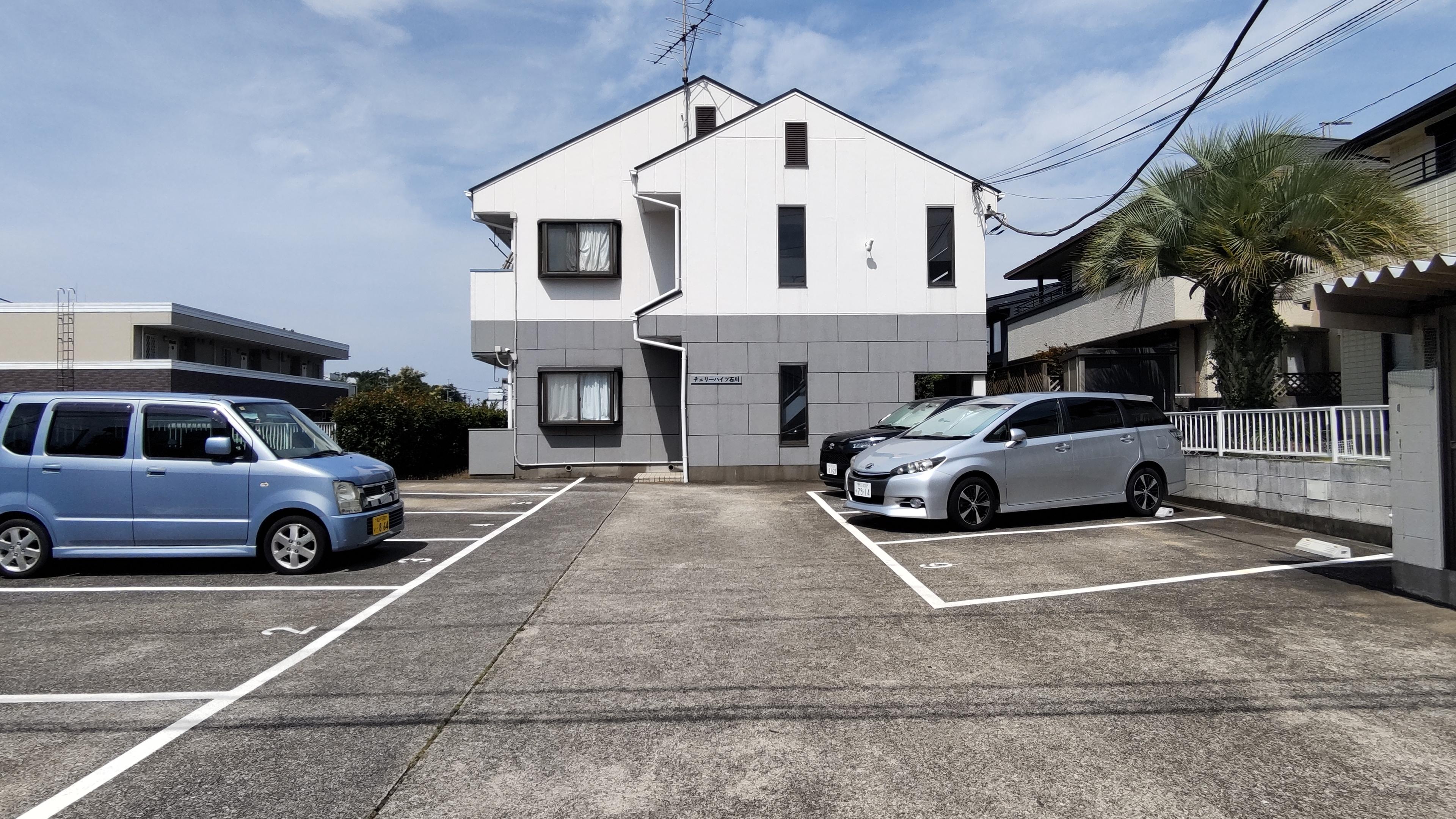 チェリーハイツ石川の外観・駐車場イメージ1枚目