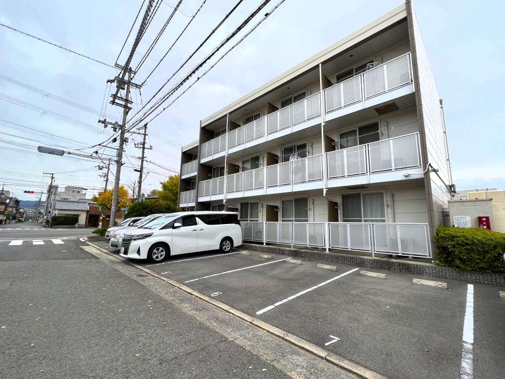 北新(22597)の外観・駐車場イメージ1枚目