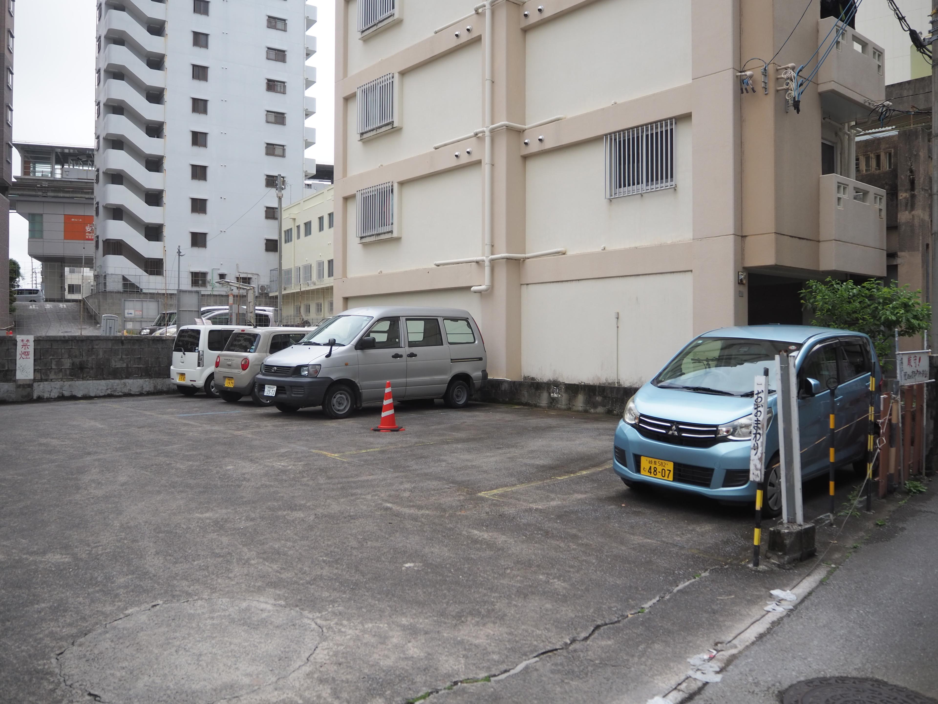 栄広駐車場（又吉）の外観・駐車場イメージ1枚目