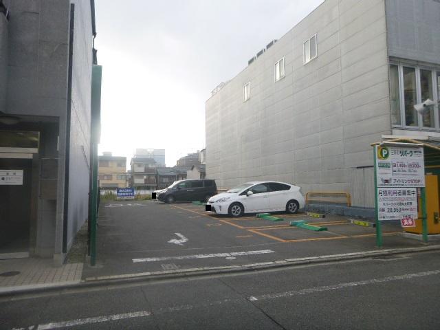 小川通丸太町南の外観・駐車場イメージ1枚目