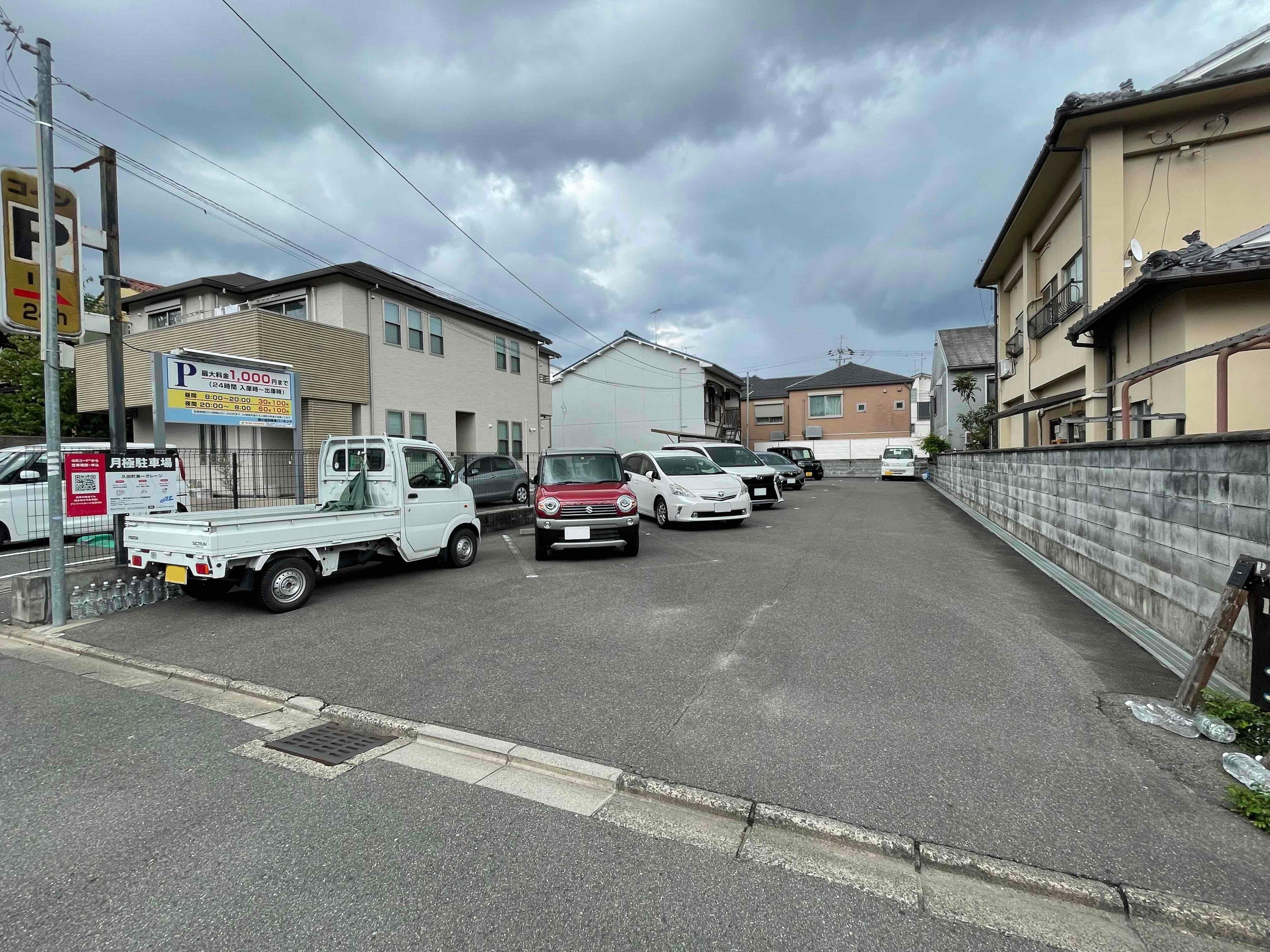 久田町第一ガレージの外観・駐車場イメージ1枚目