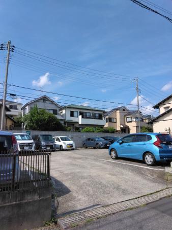 村越駐車場の外観・駐車場イメージ1枚目