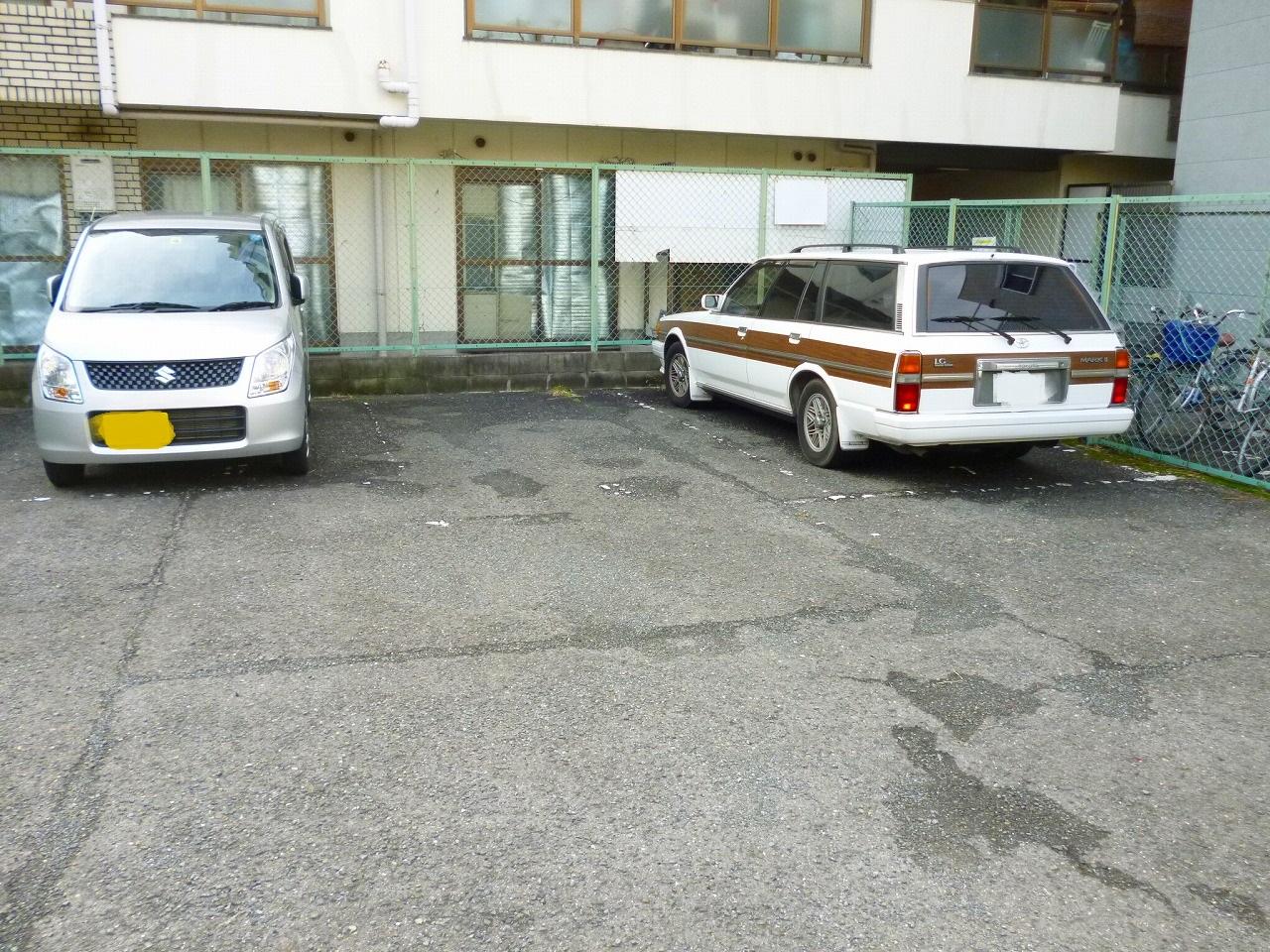 大今里プールの外観・駐車場イメージ2枚目