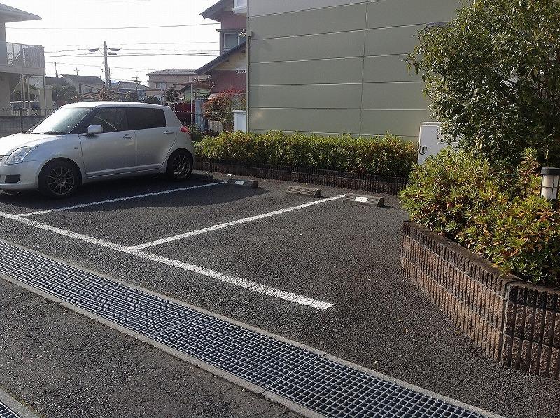 下小鳥Ｂ(22740)の外観・駐車場イメージ1枚目