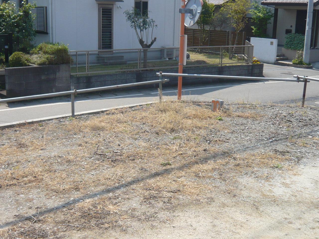 ルネス花立Ⅱ隣地月極駐車場の外観・駐車場イメージ2枚目
