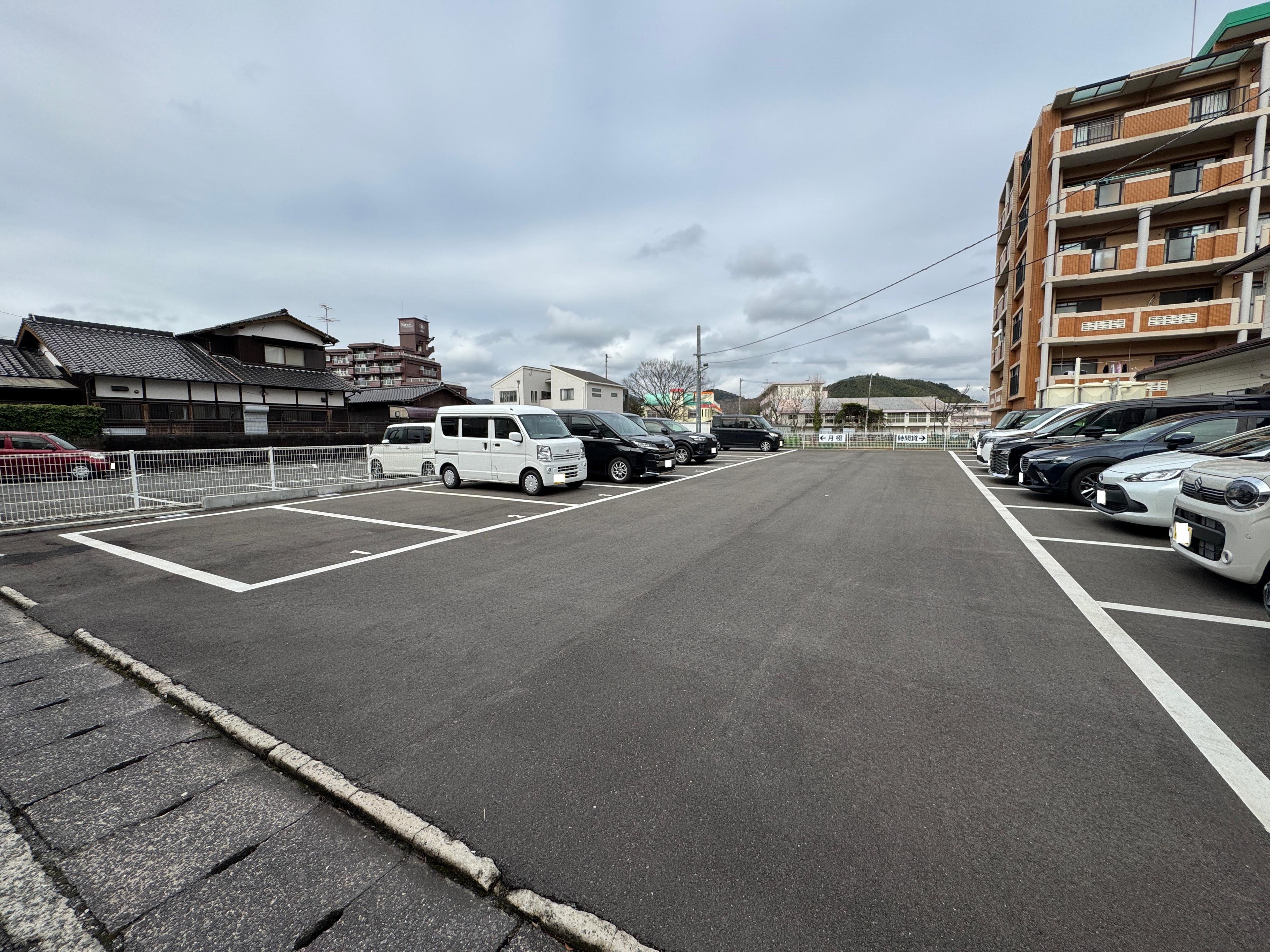 守恒本町てらちゃ駐車場の外観・駐車場イメージ1枚目