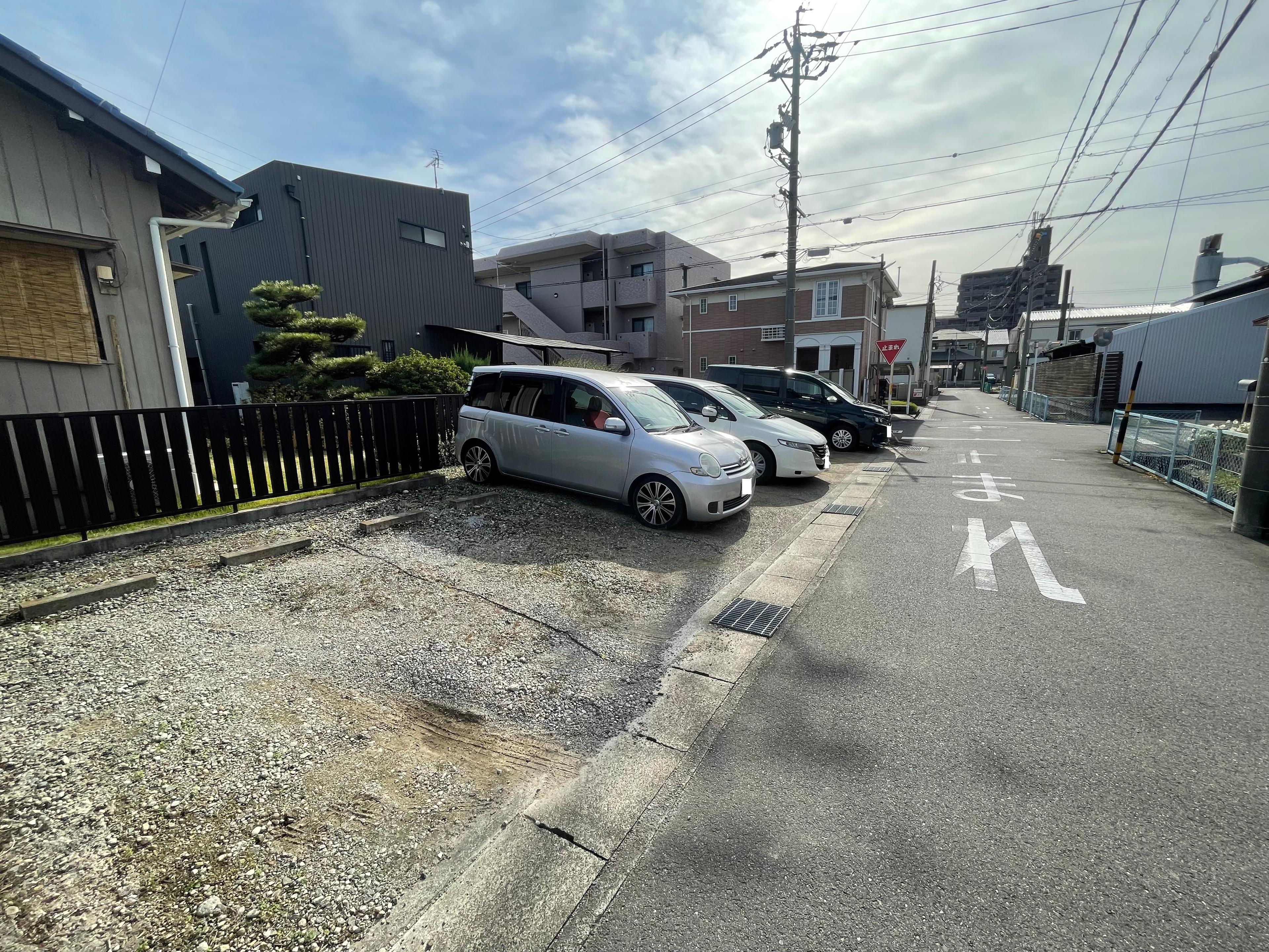 西赤土サンパークの外観・駐車場イメージ2枚目