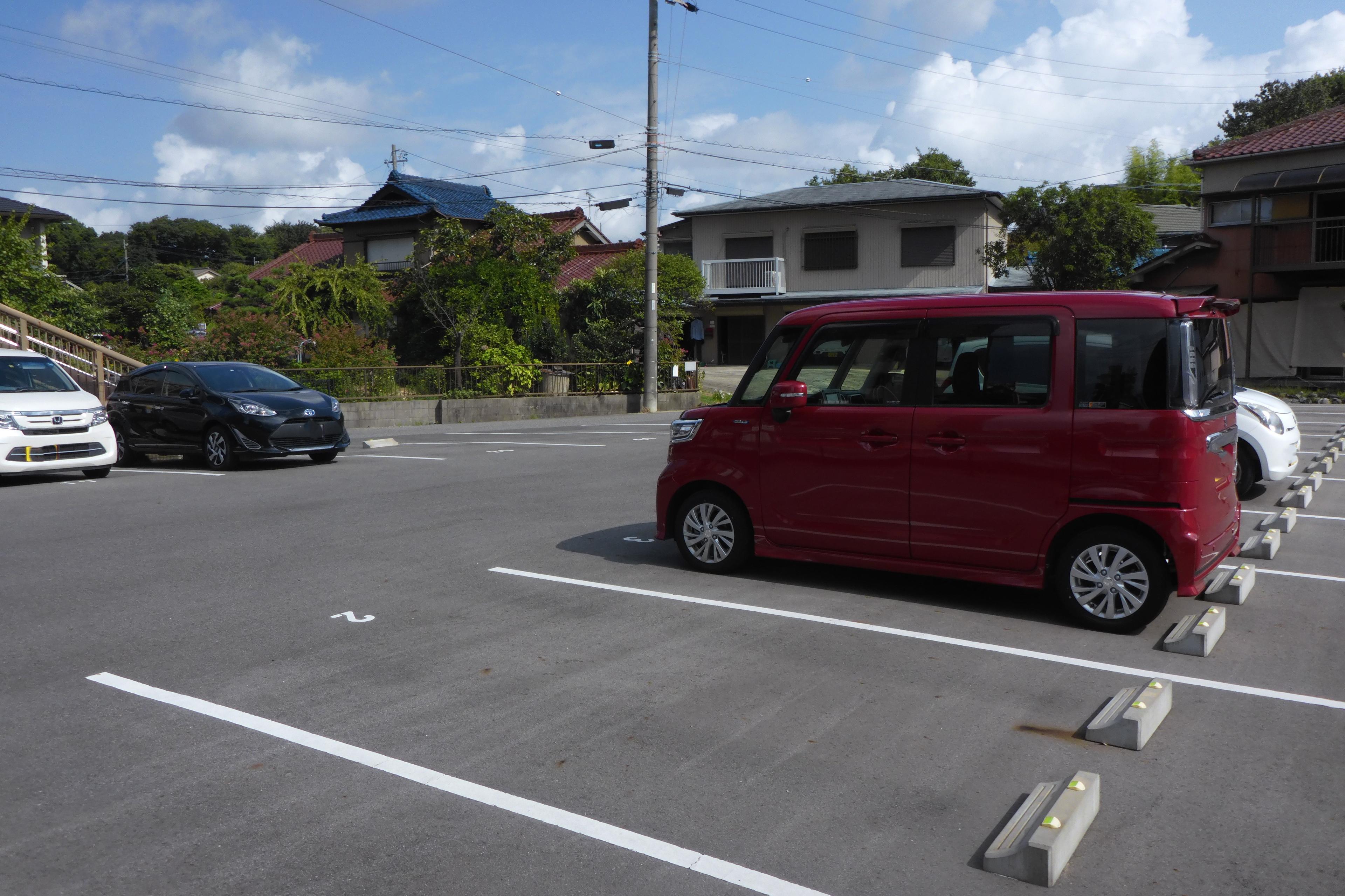 320139の外観・駐車場イメージ1枚目