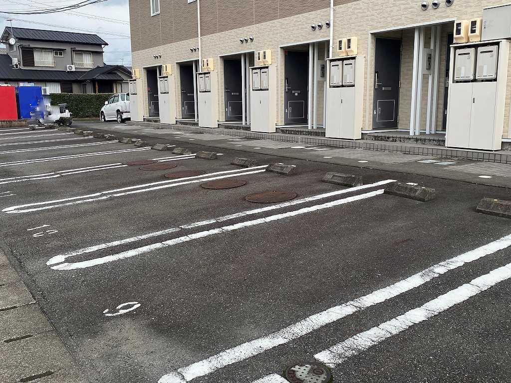 べルシャトレ袋井(31465)の外観・駐車場イメージ1枚目