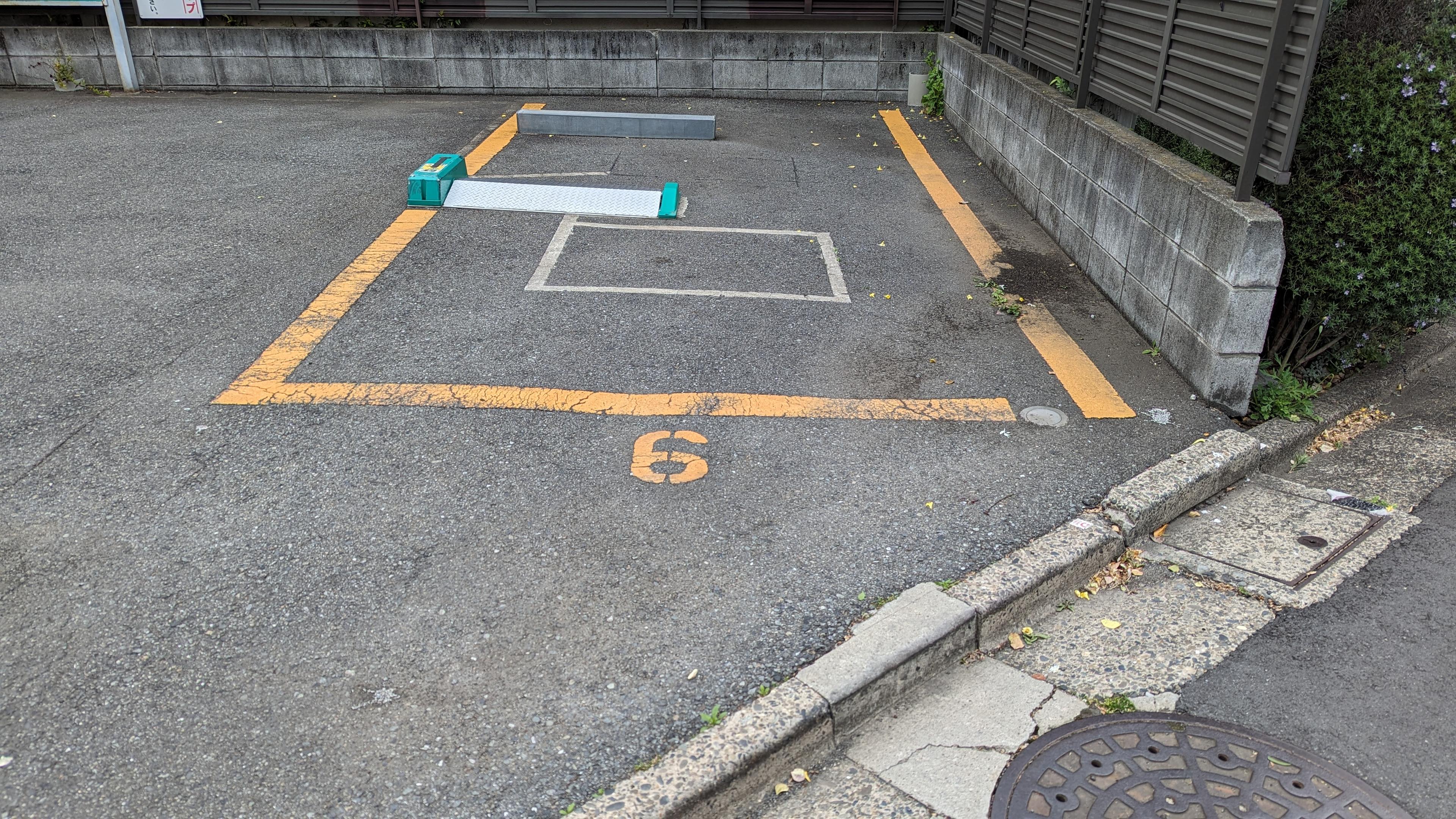 ニチエーパーク自由ヶ丘の外観・駐車場イメージ3枚目
