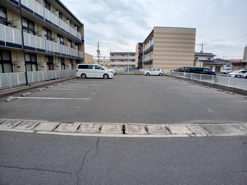 エレガンスＫ(30350)の外観・駐車場イメージ1枚目