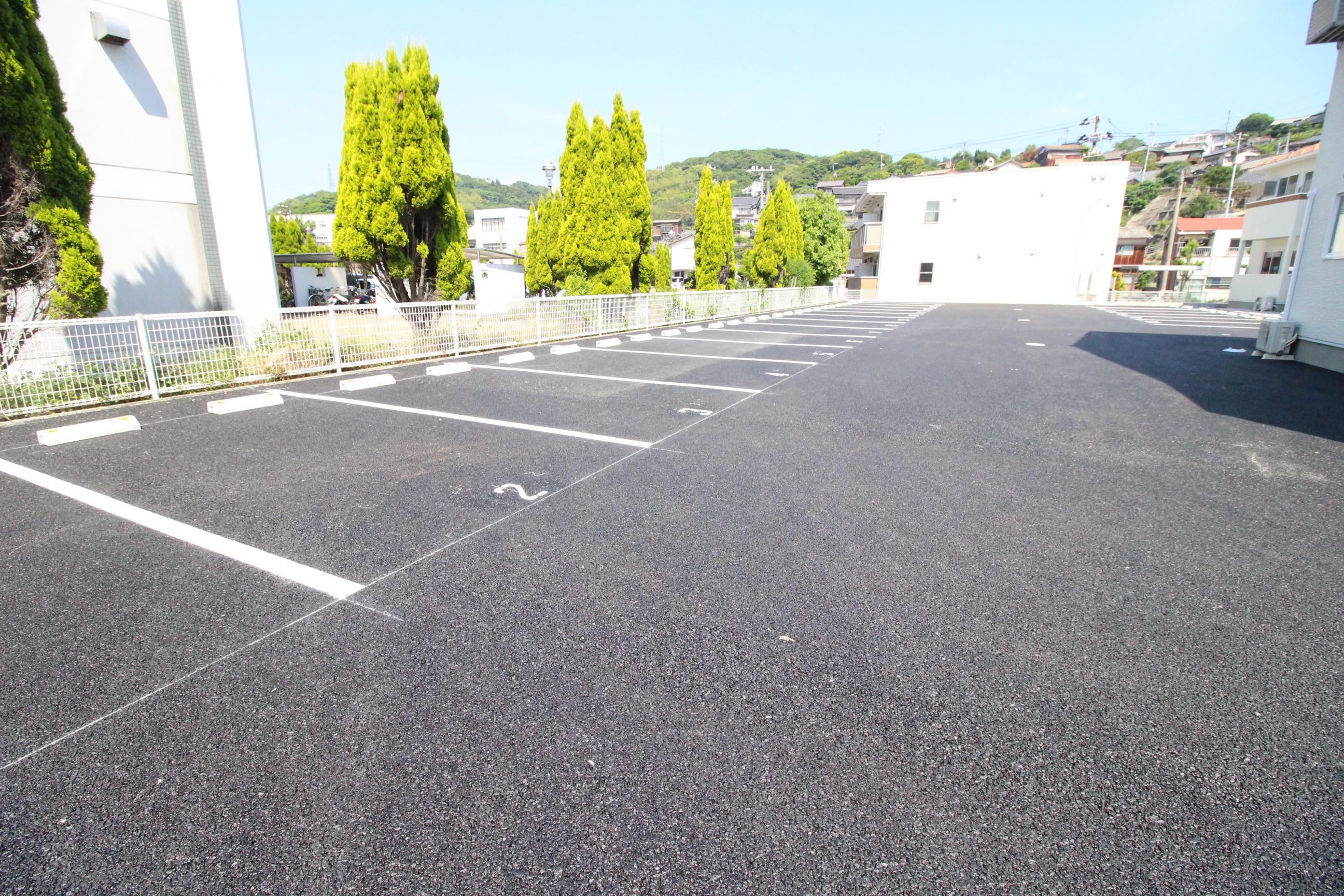 provancia老町の外観・駐車場イメージ1枚目