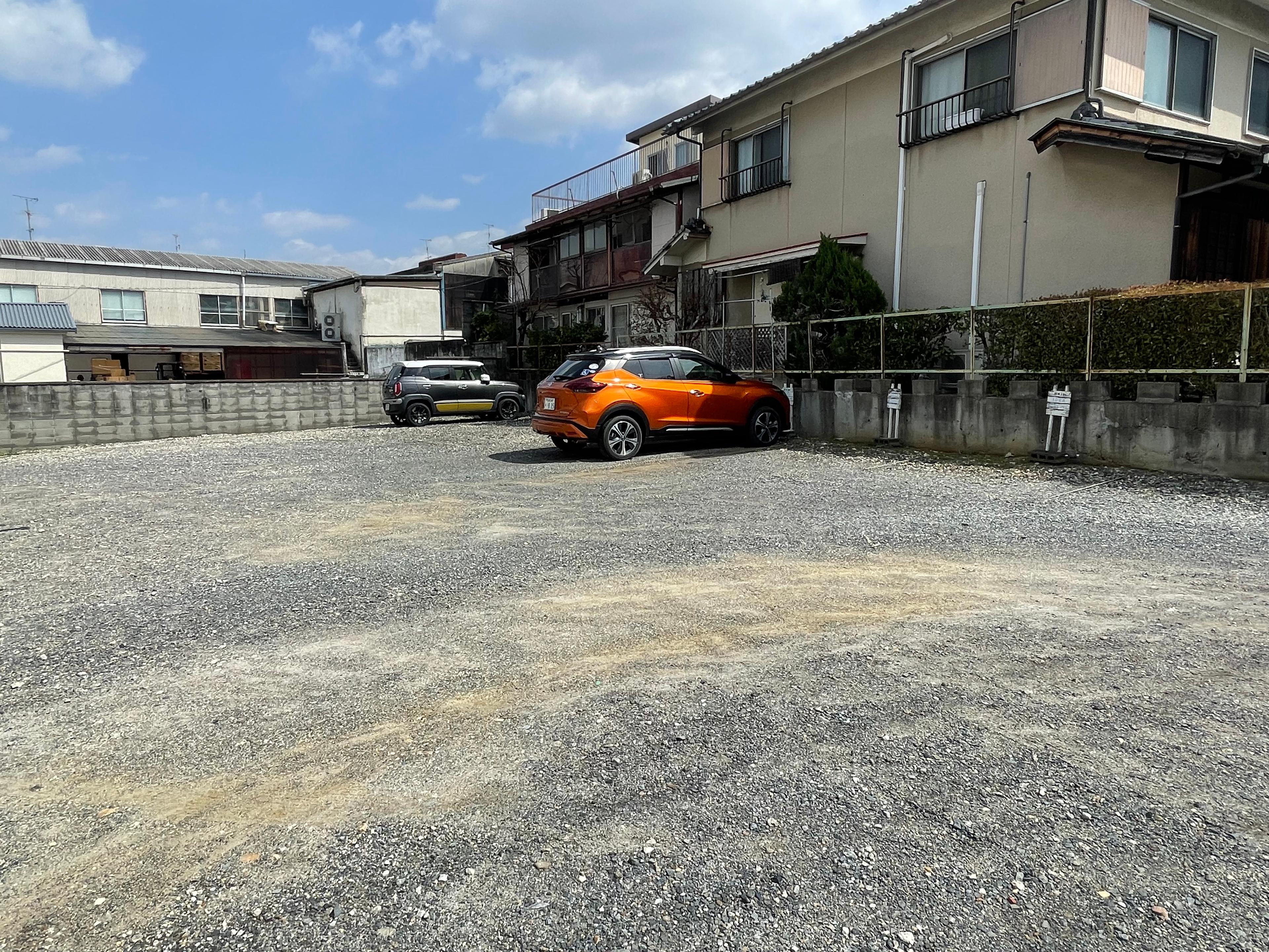 木幡東中ガレージの外観・駐車場イメージ2枚目