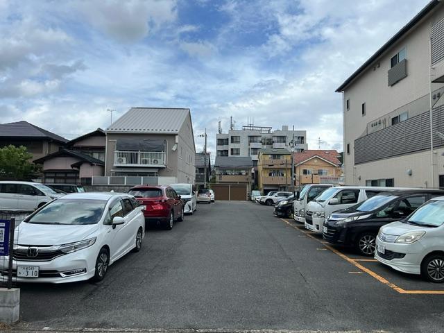 上賀茂ガレージの外観・駐車場イメージ2枚目