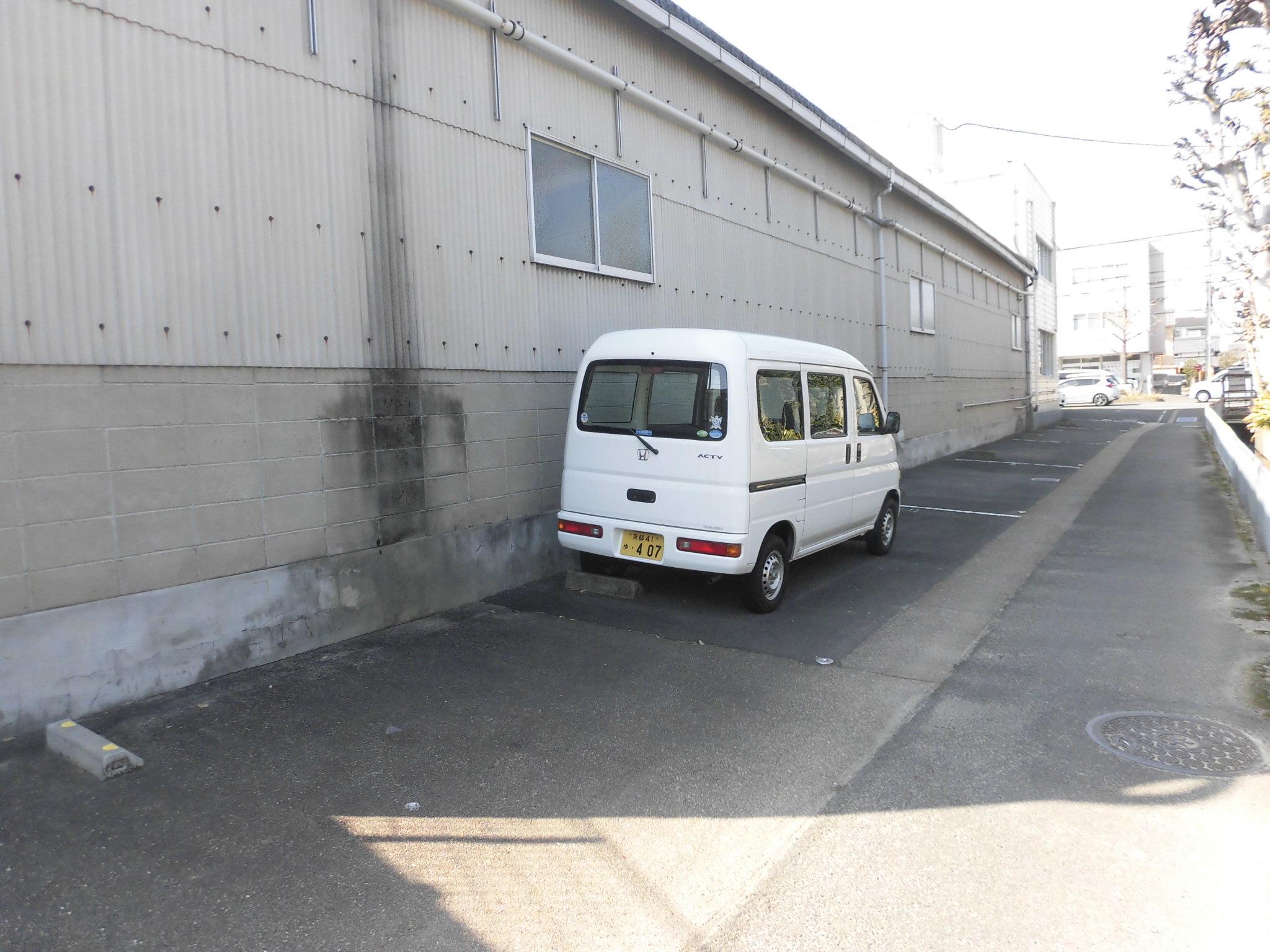 ジュネス菱川ガレージの外観・駐車場イメージ2枚目
