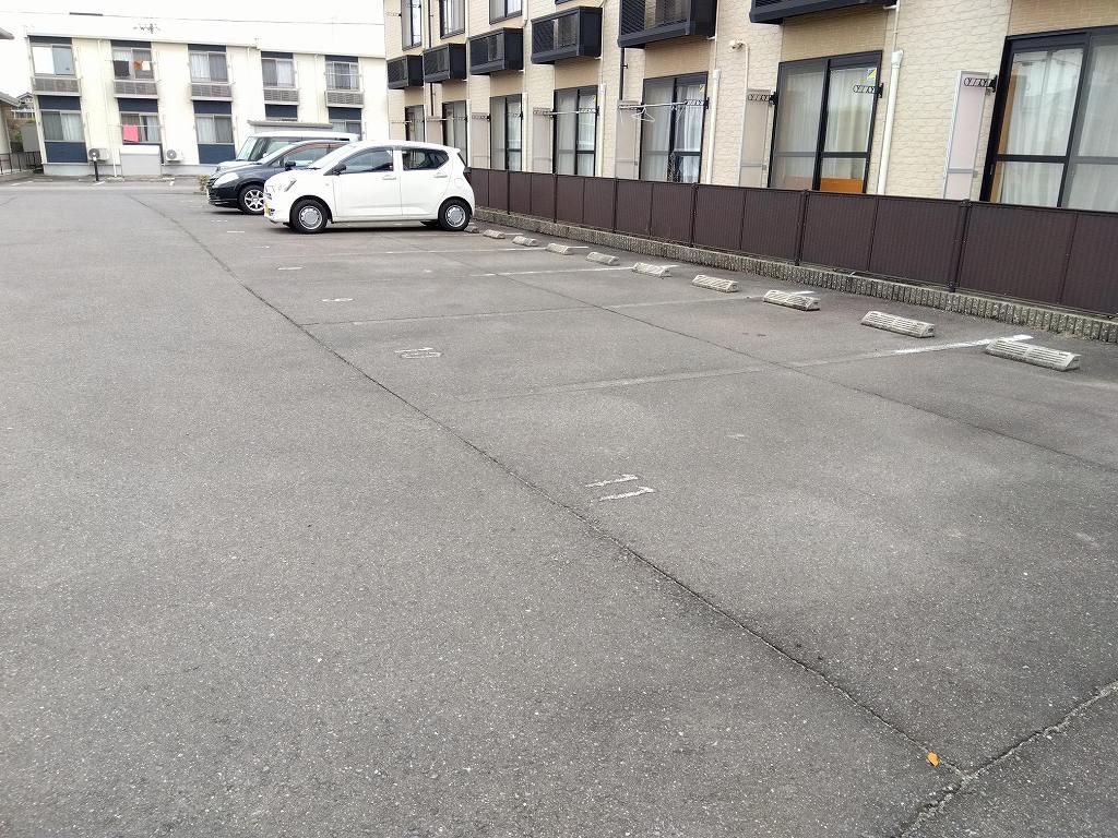 ブレッツァ(31751)の外観・駐車場イメージ2枚目