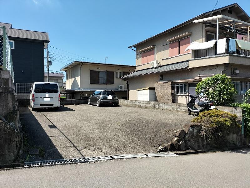 山口 ｶﾞﾚｰｼﾞの外観・駐車場イメージ1枚目