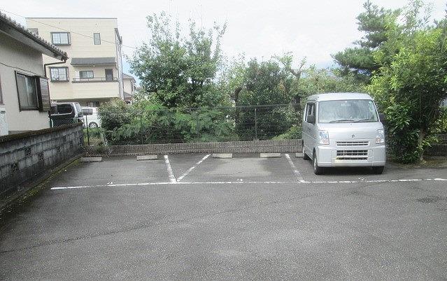 リバー(20868)の外観・駐車場イメージ1枚目