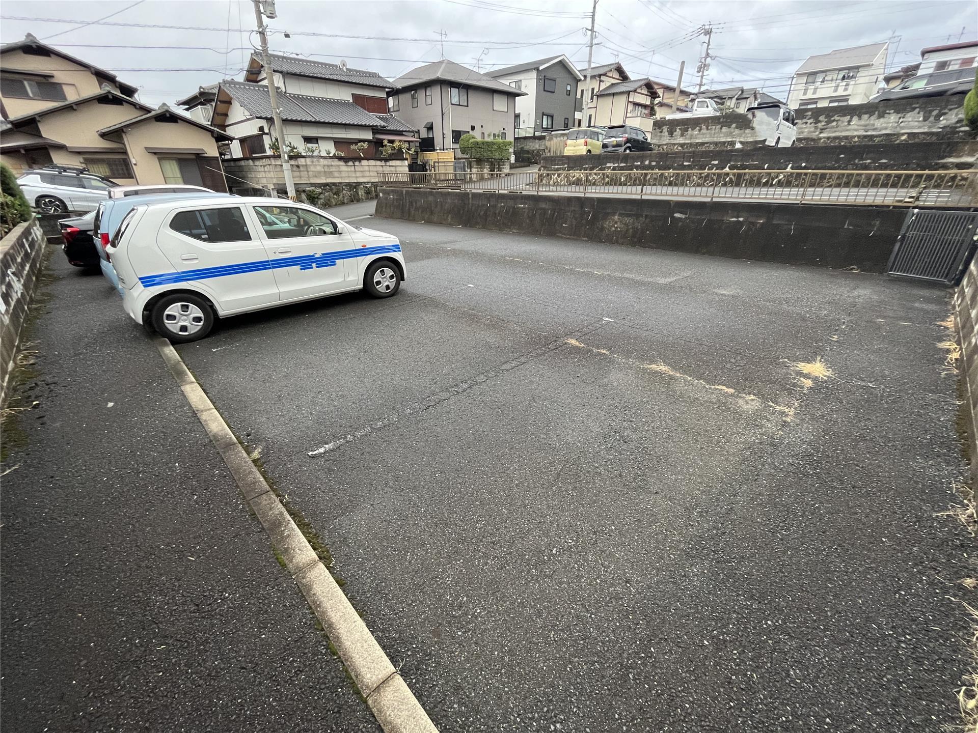 日吉台福岡駐車場の外観・駐車場イメージ3枚目