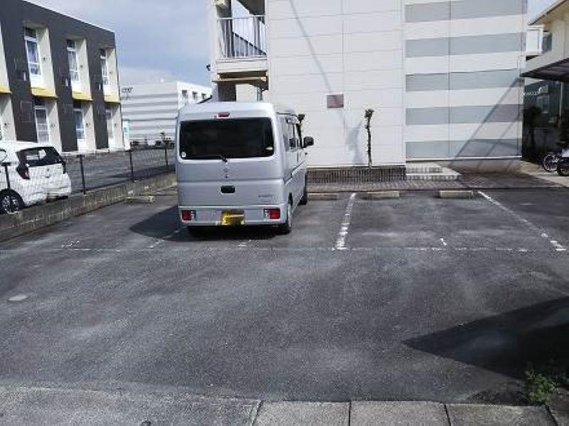 ヴィクトワール(17324)の外観・駐車場イメージ2枚目