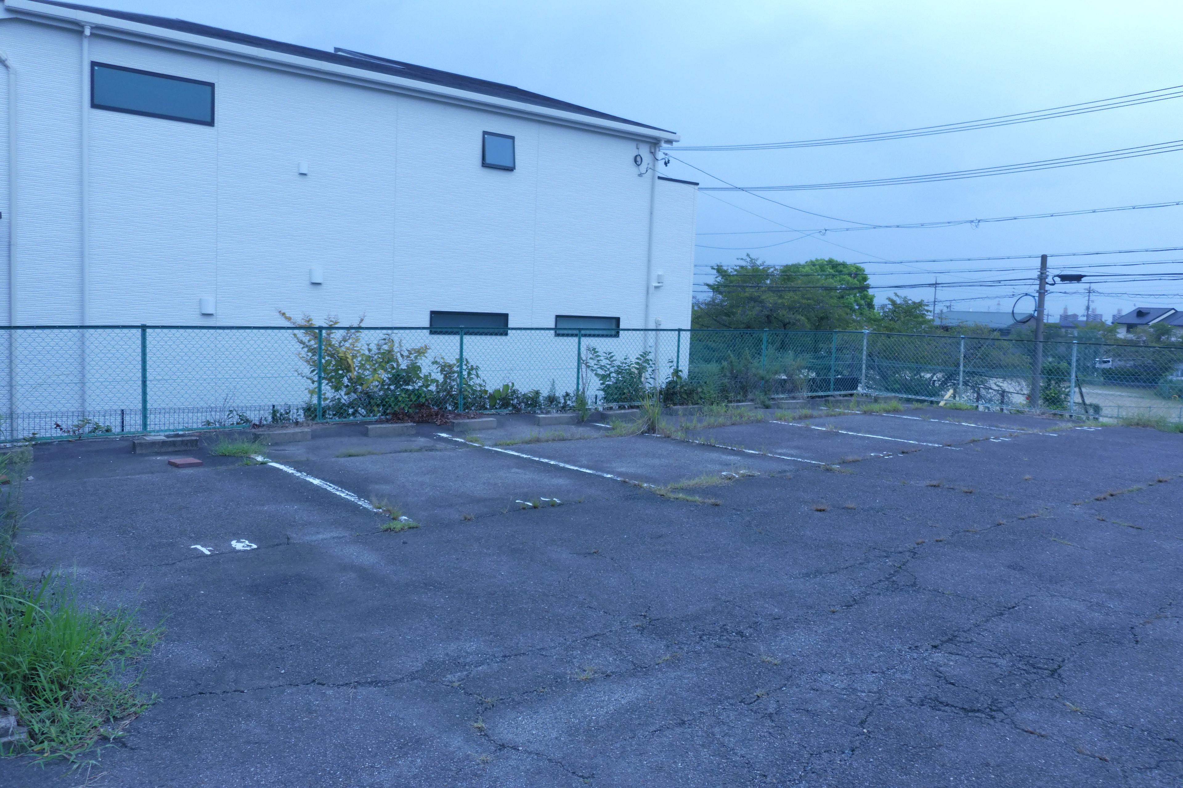 320034の外観・駐車場イメージ2枚目