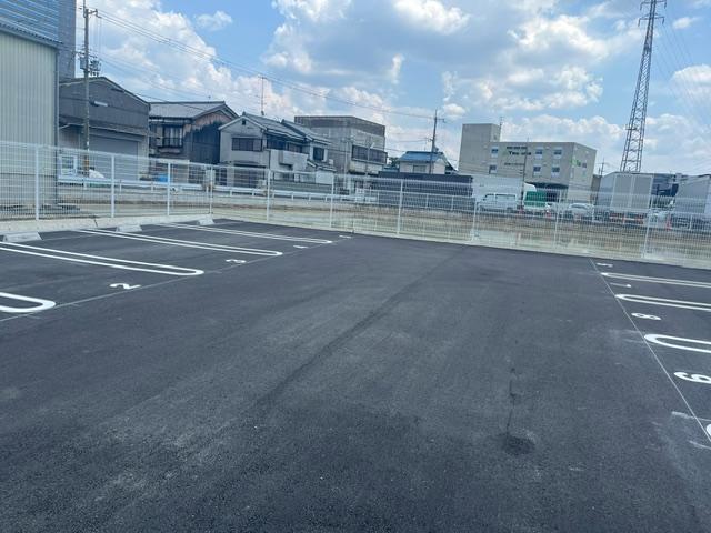 西ノ口第２ガレージの外観・駐車場イメージ2枚目