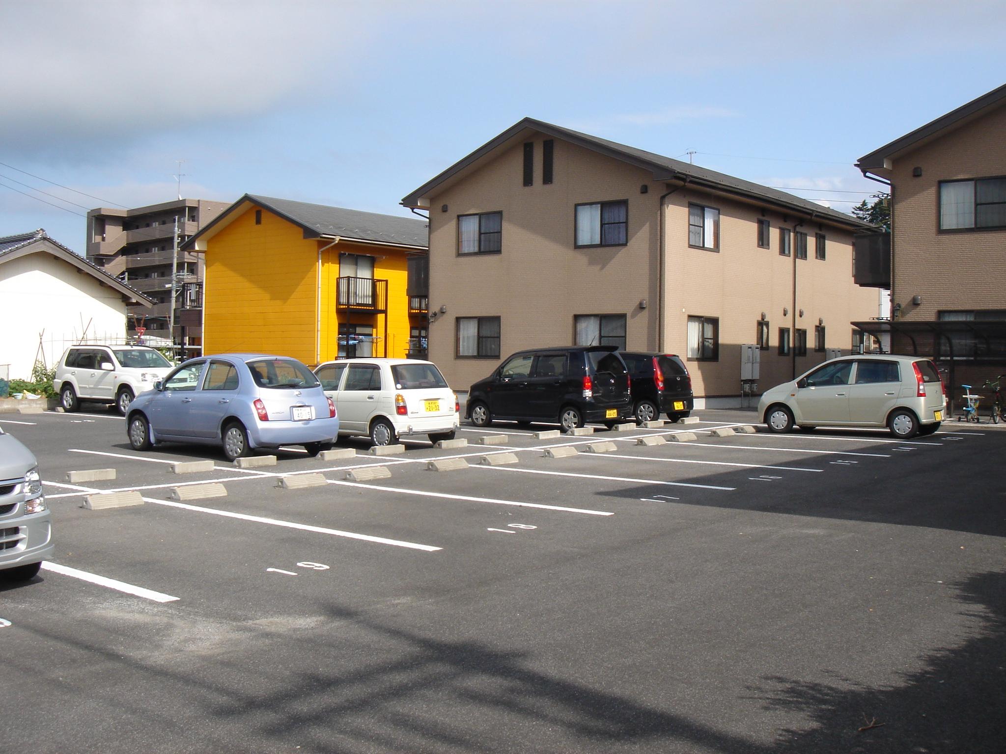 アパルトマンCD駐車場の外観・駐車場イメージ1枚目