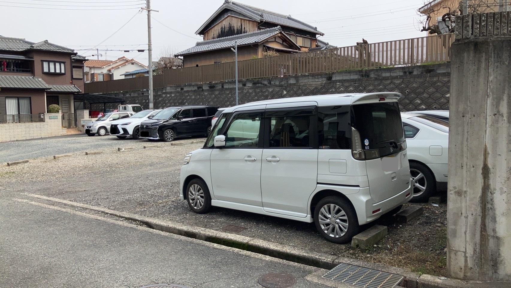 藤阪元町村岡駐車場の外観・駐車場イメージ3枚目