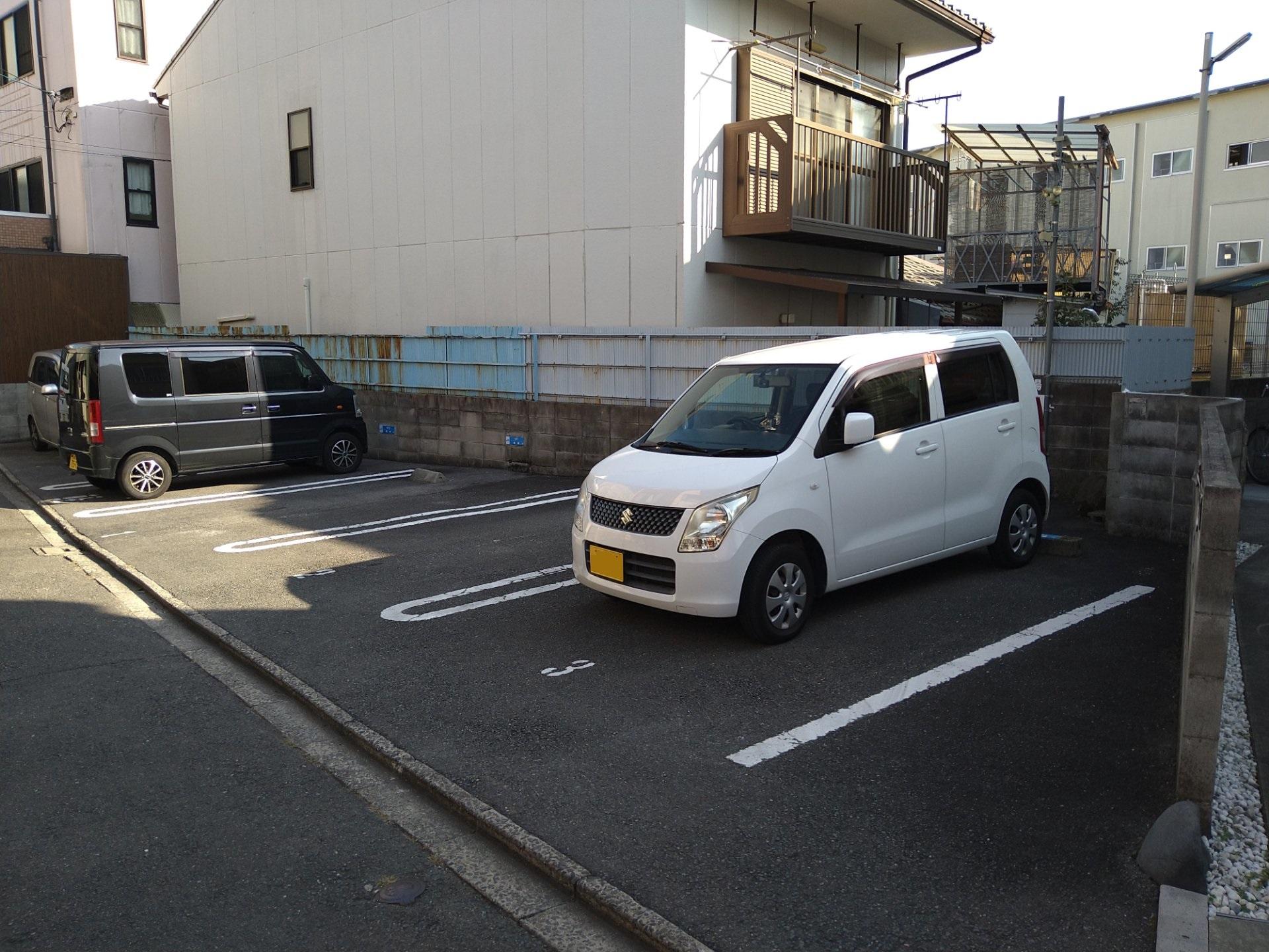 宝栄ガレージの外観・駐車場イメージ1枚目