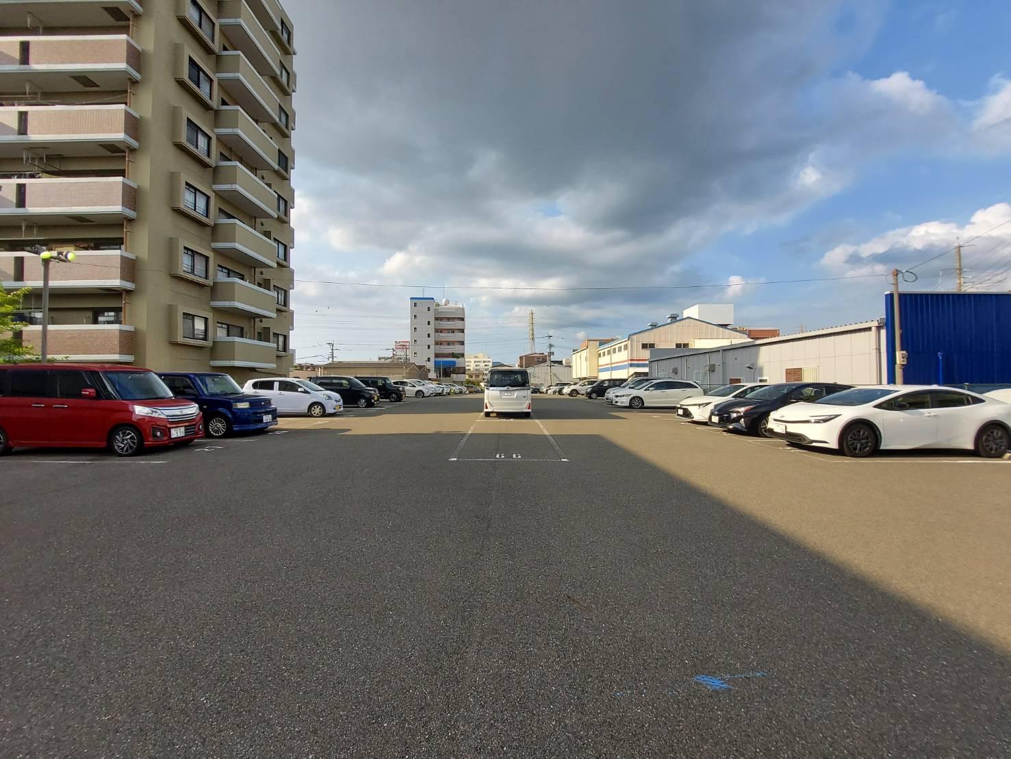 多の津4丁目月極駐車場の外観・駐車場イメージ2枚目