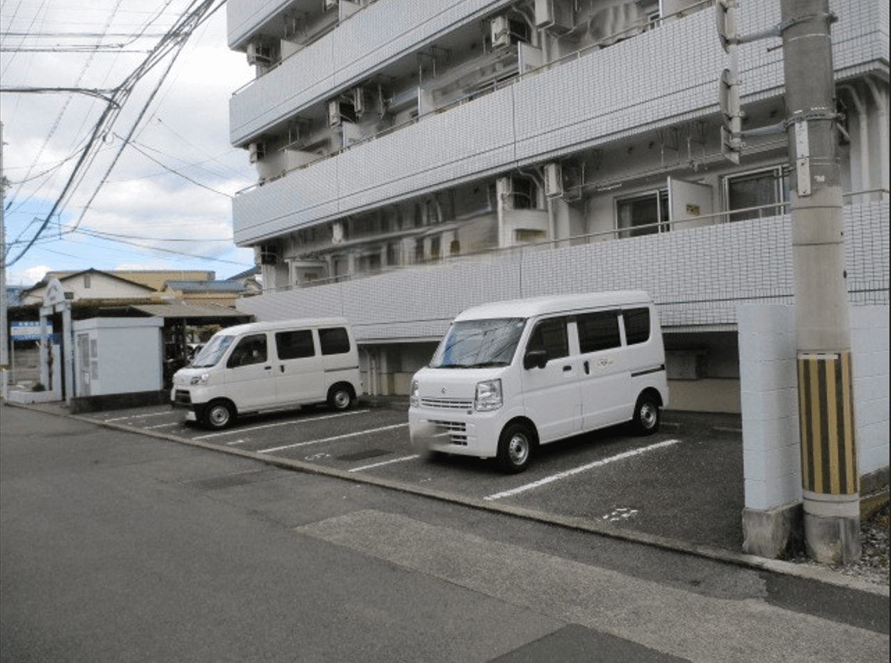 メゾン・ド・リセの外観・駐車場イメージ2枚目