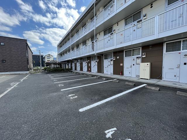 グランデ泉Ｂ(18157)の外観・駐車場イメージ1枚目