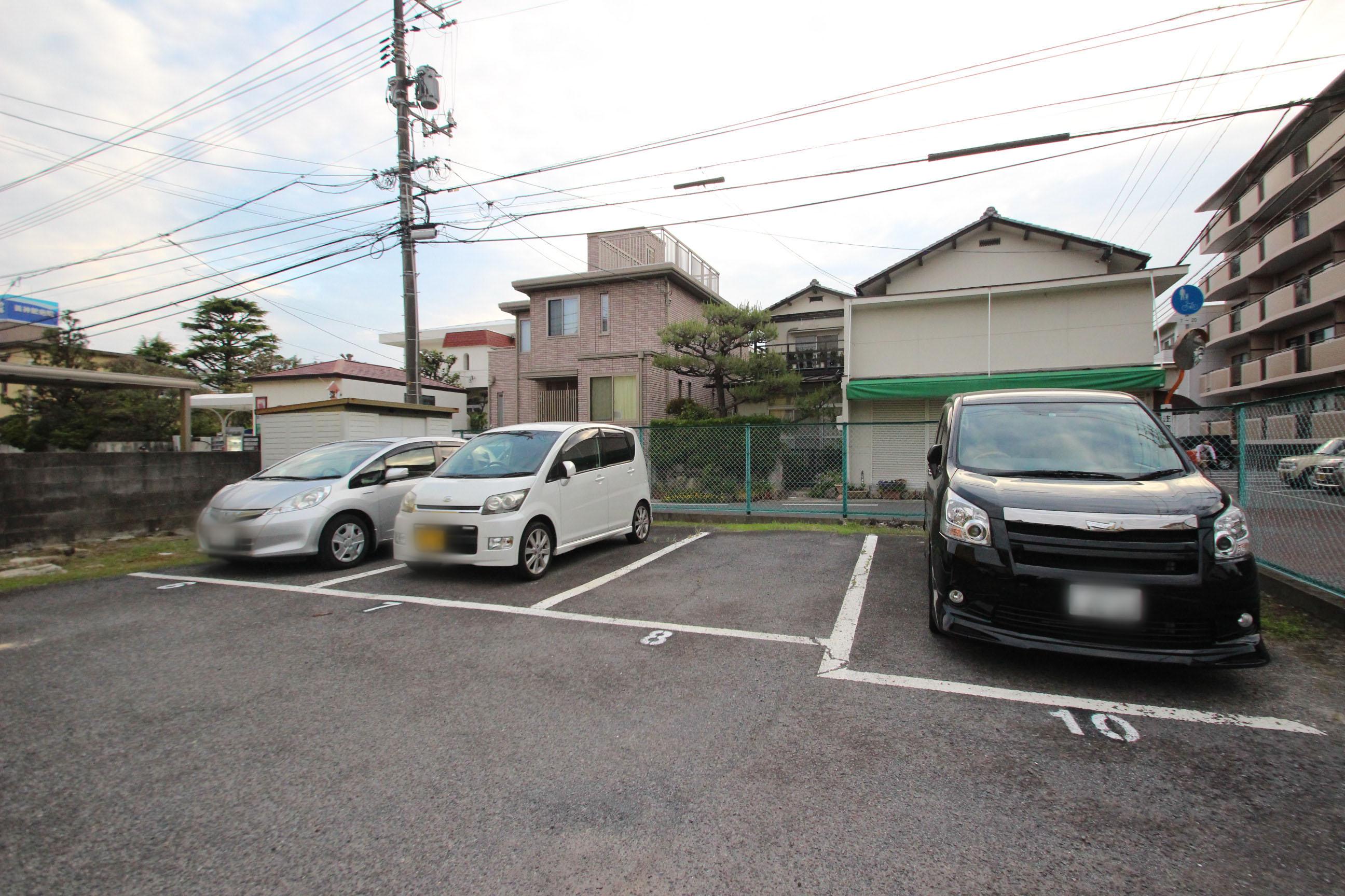 岡田駐車場の外観・駐車場イメージ3枚目