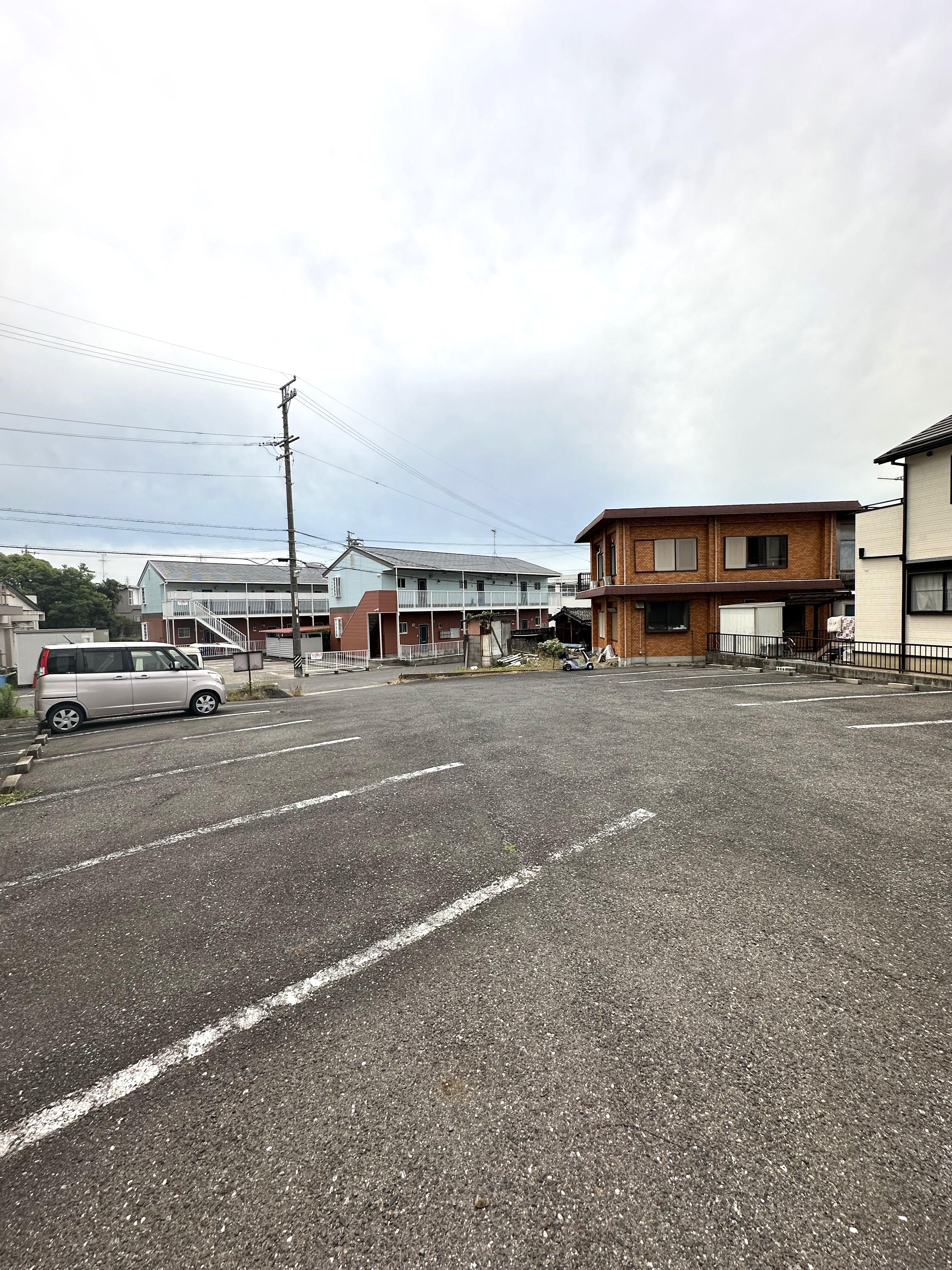 000006の外観・駐車場イメージ2枚目