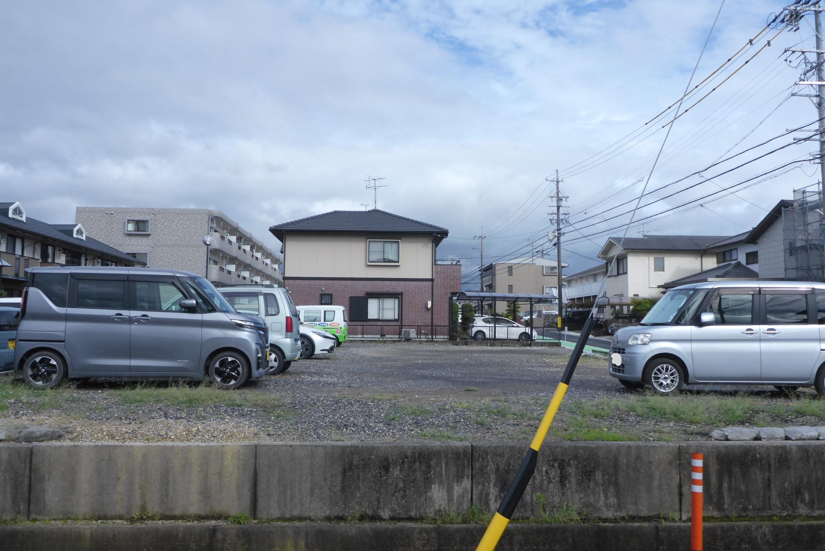 ルーブルハイツ駐車場の外観・駐車場イメージ3枚目